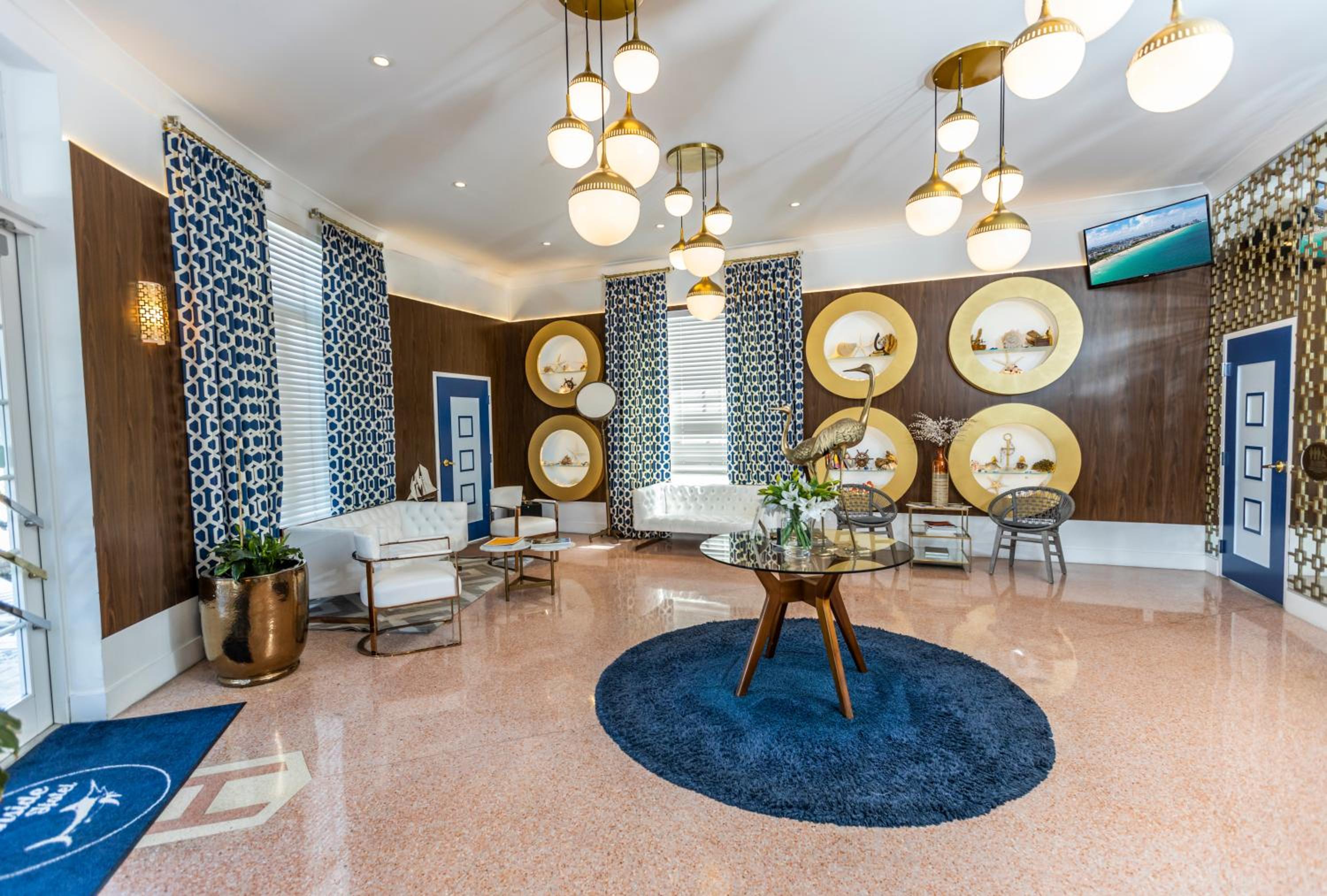 Oceanside Hotel and Suites 3