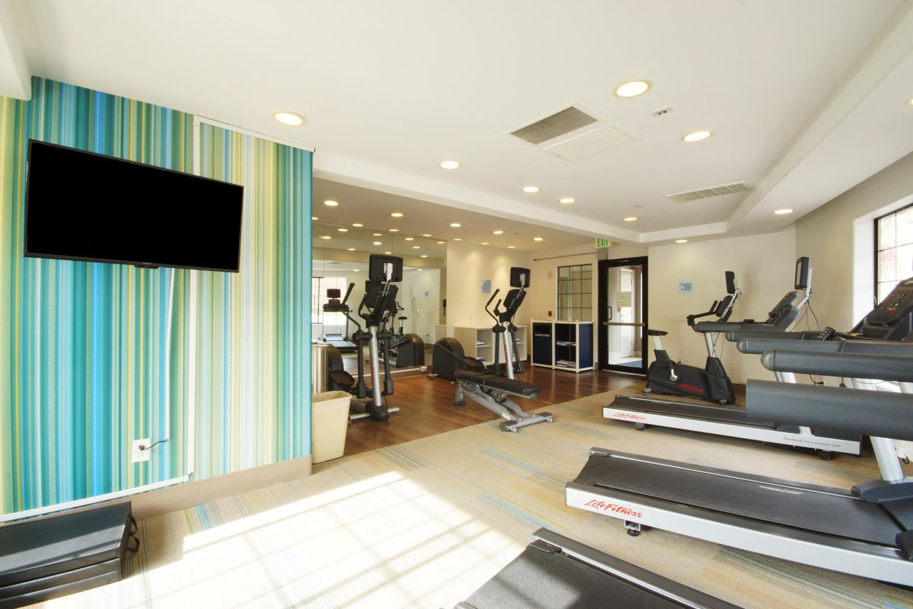 Holiday Inn Express Mira Mesa San Diego, an IHG Hotel - Property Image 30