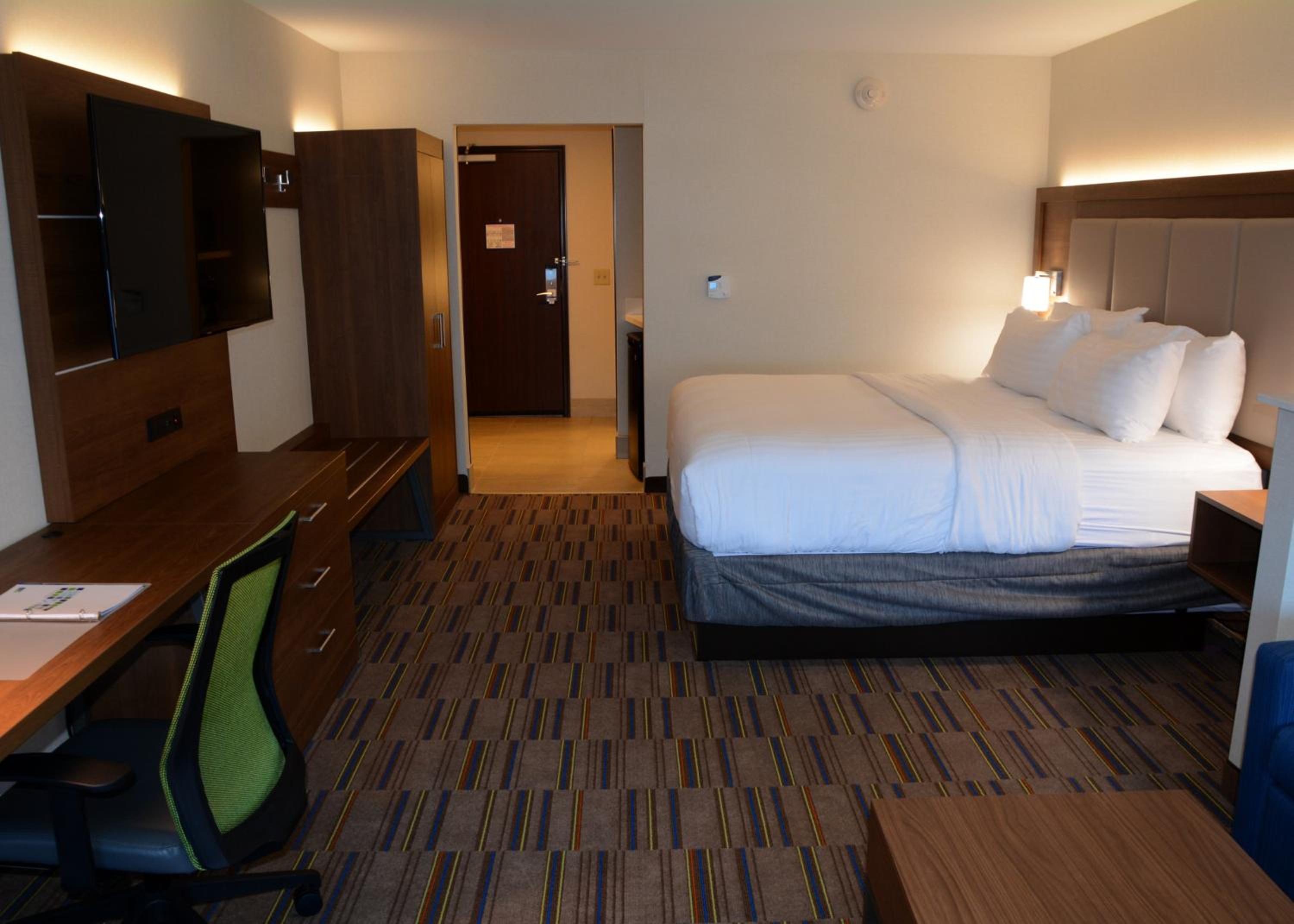 Holiday Inn Express  Suites - Pittsburgh - Monroeville, an IHG Hotel - Property Image 48