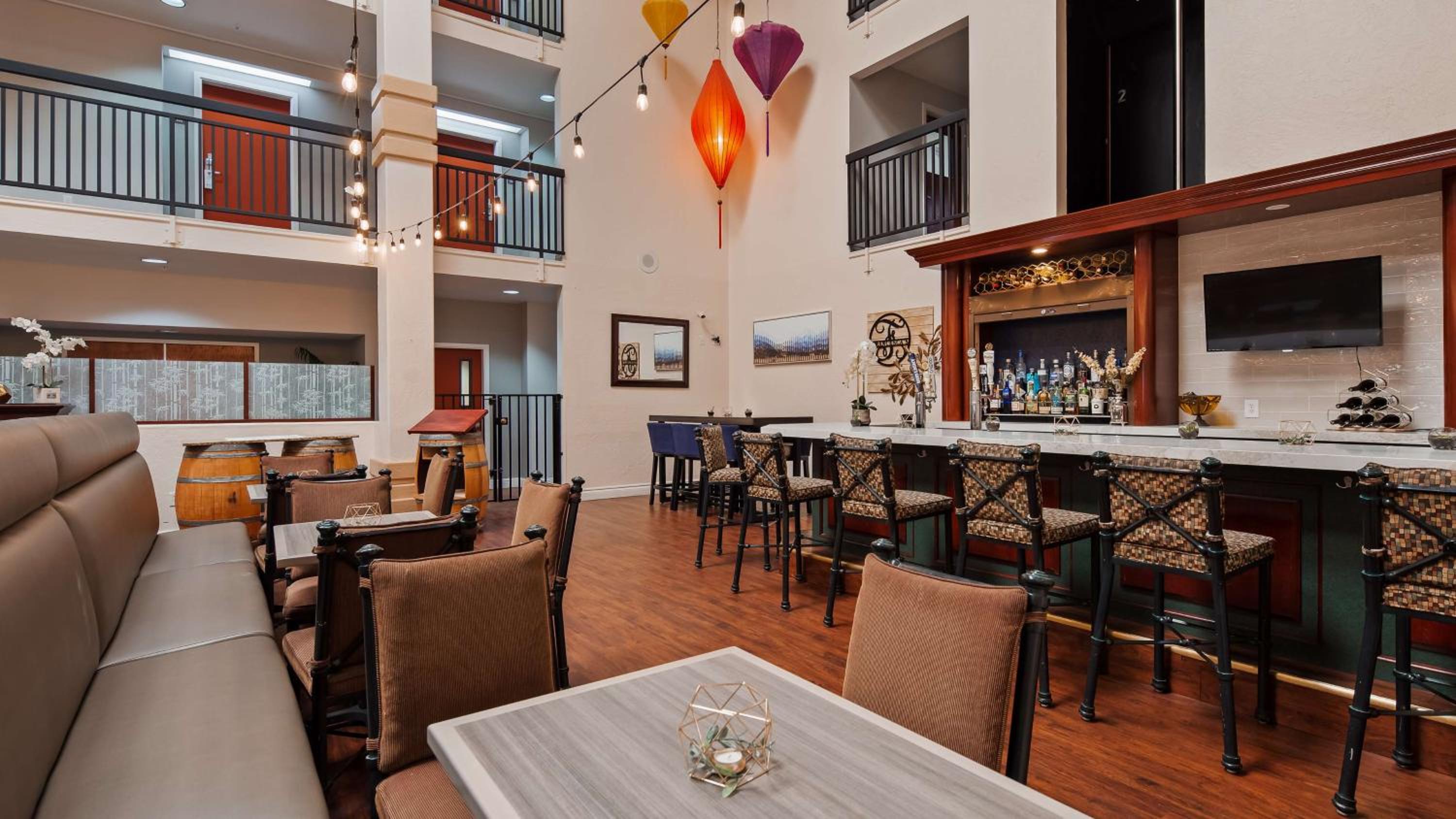 Best Western Plus Villa Del Lago Inn Patterson - Property Image 7