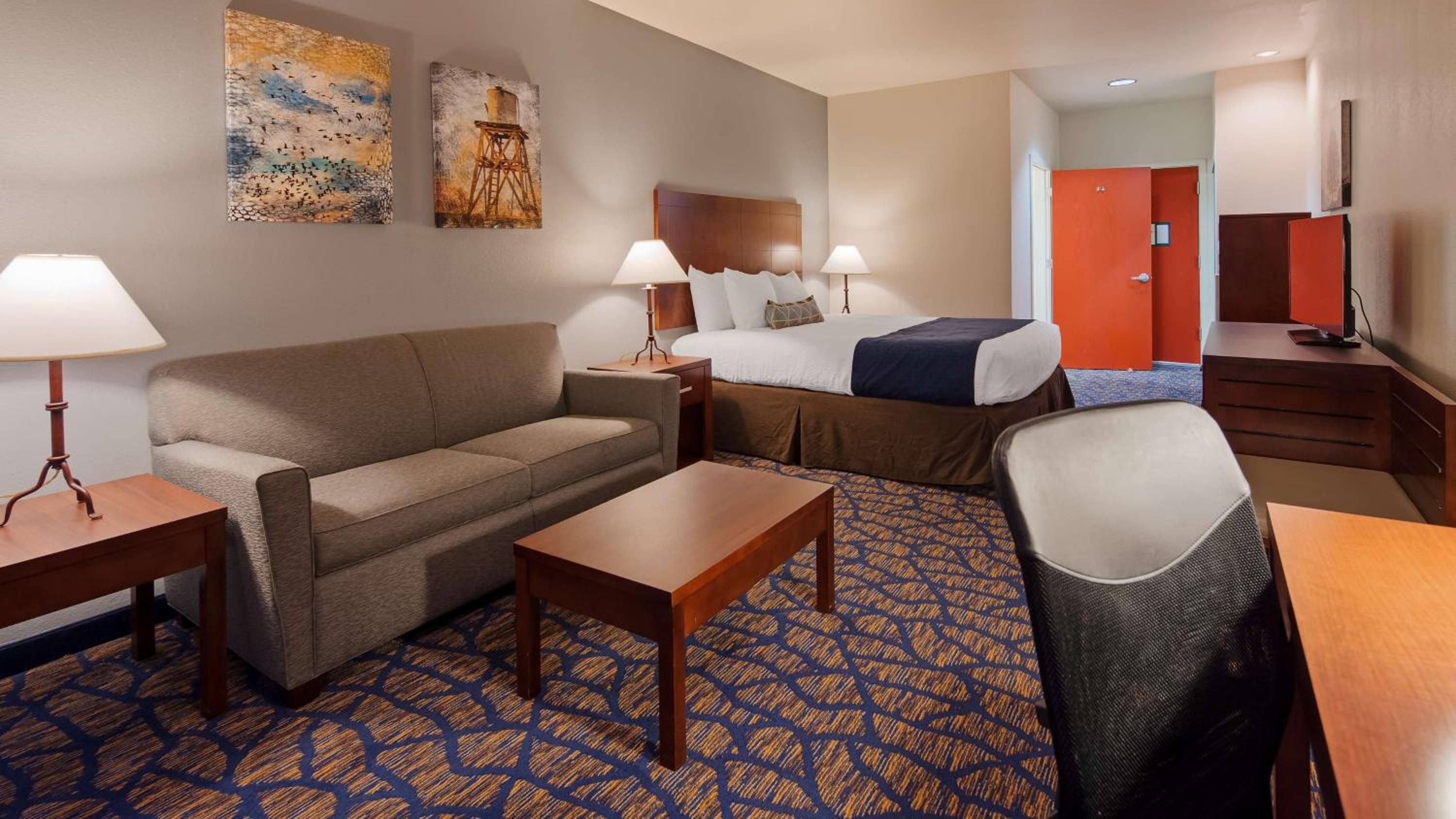 Best Western Plus Villa Del Lago Inn Patterson - Property Image 1