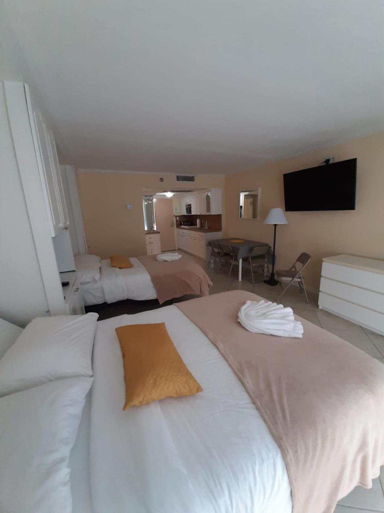 Top floor oceanfront Miami Direct Access to the beach