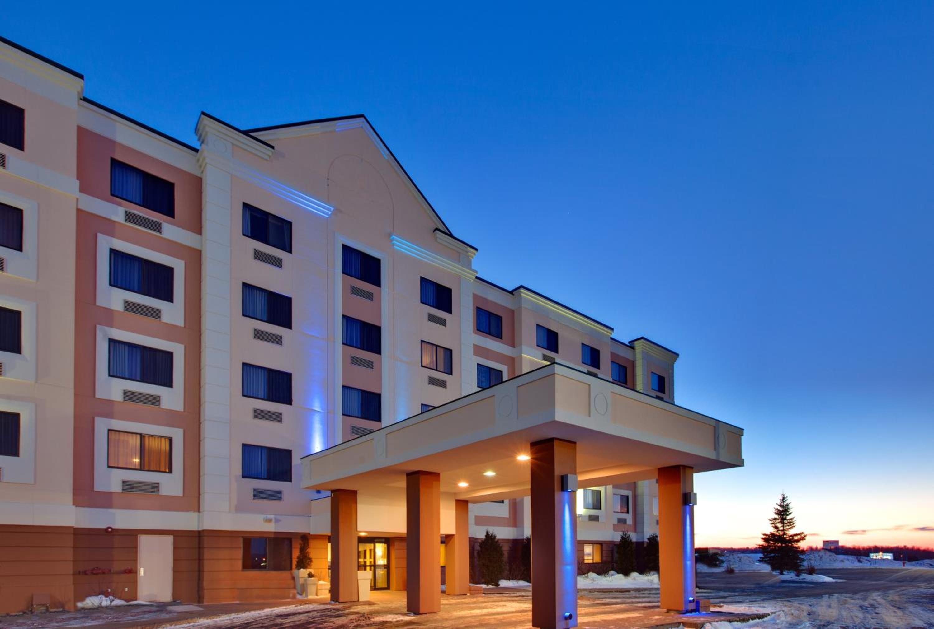 Sault Ste Marie Vacations - Holiday Inn Express Sault Ste Marie, an IHG Hotel - Property Image 1