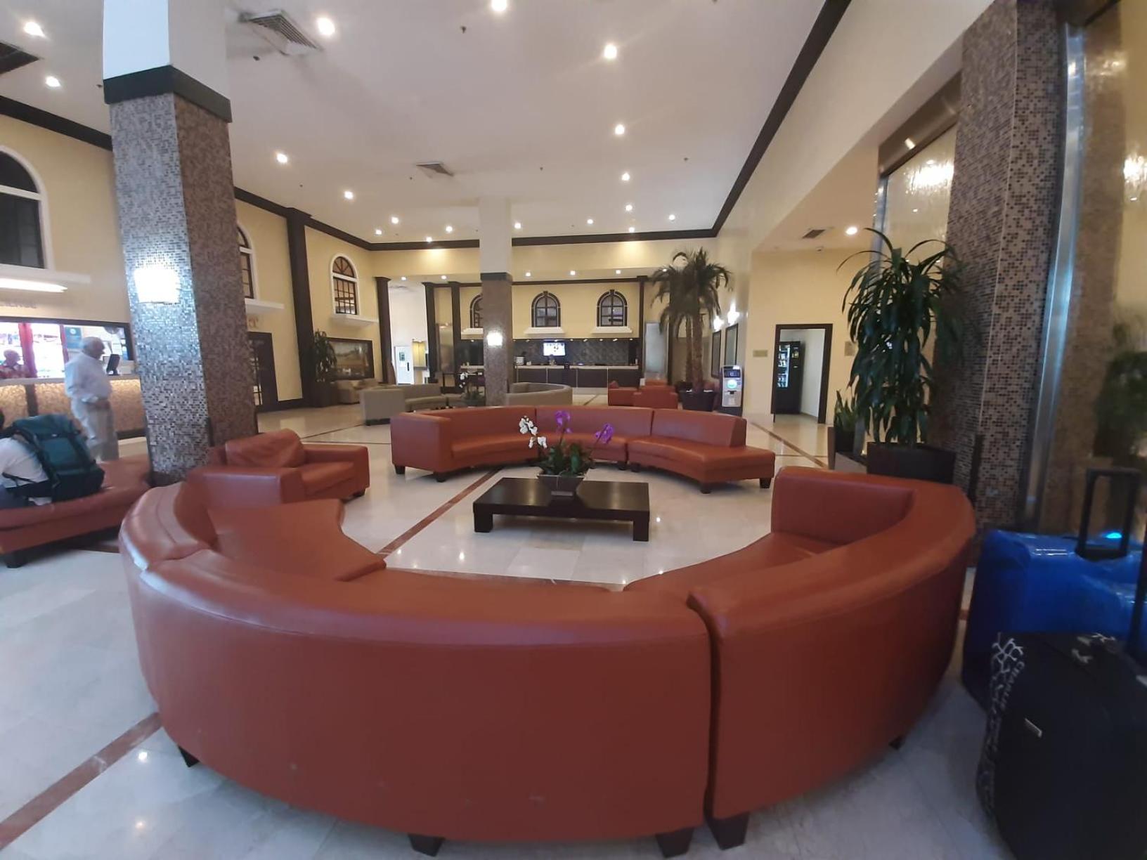 Top floor oceanfront Miami Direct Access to the beach