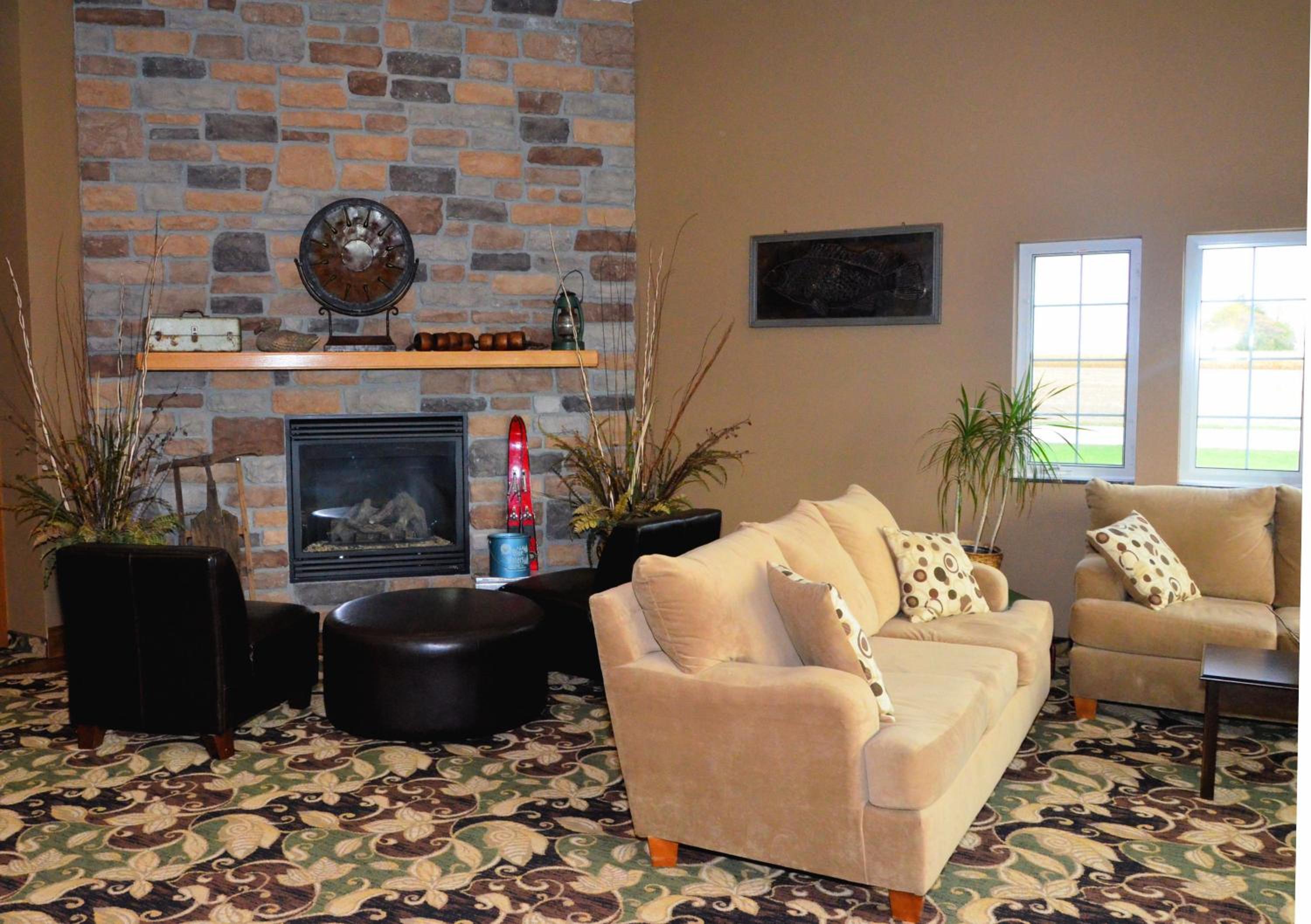 Cobblestone Inn & Suites - Lake View