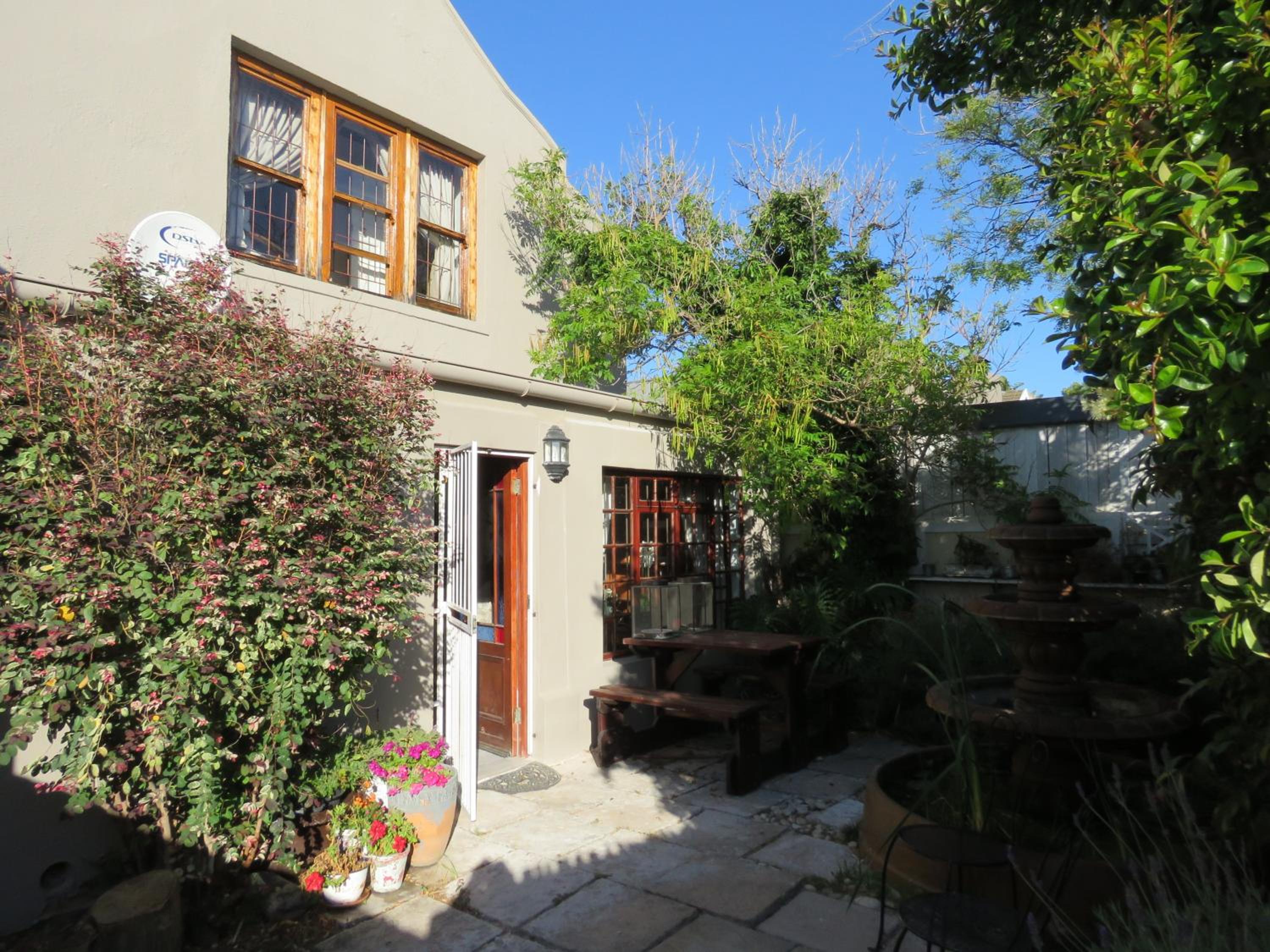 Winelands beach cottage view 3