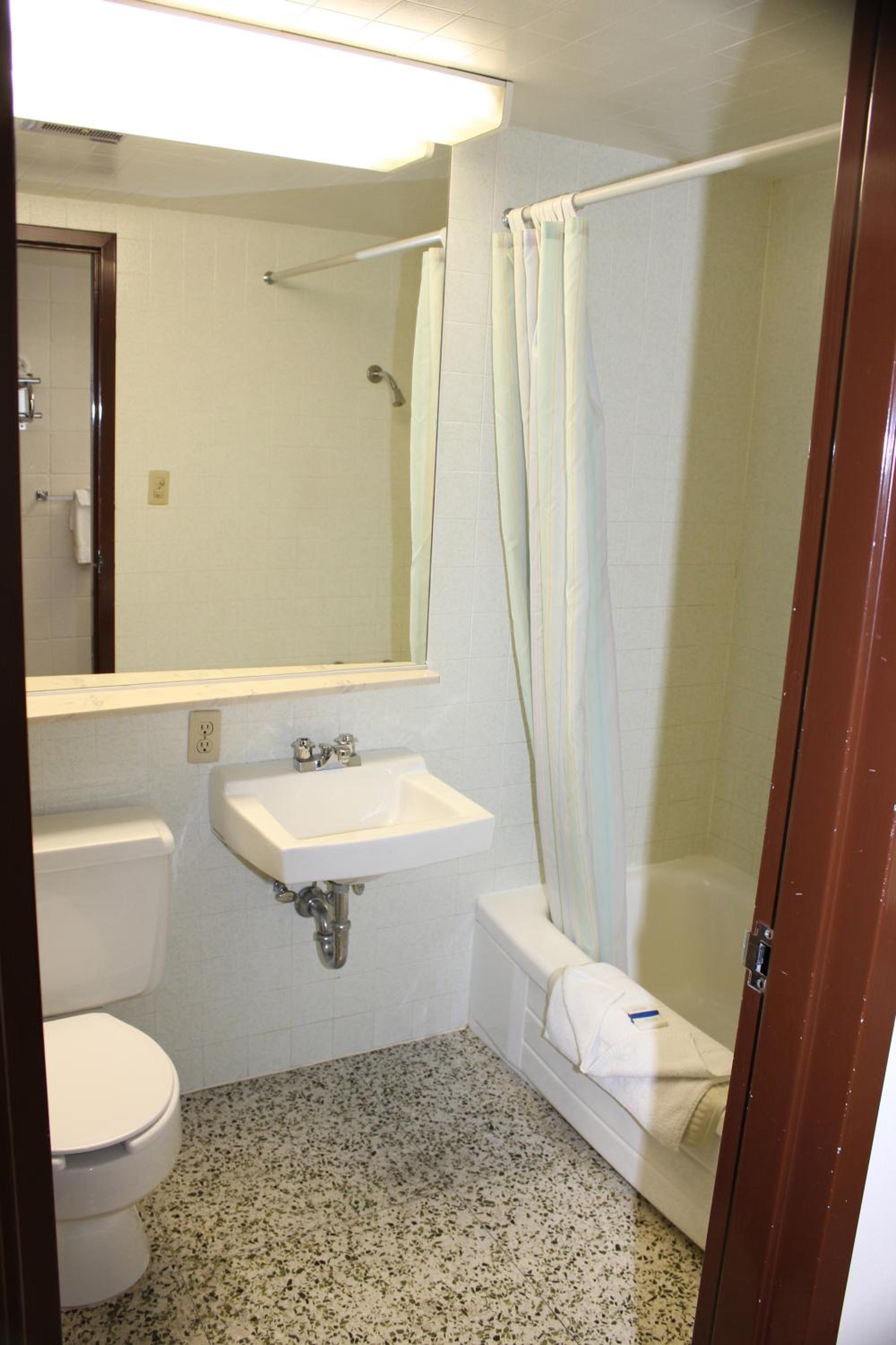 Evanston Vacations - Prairie Inn - Property Image 6