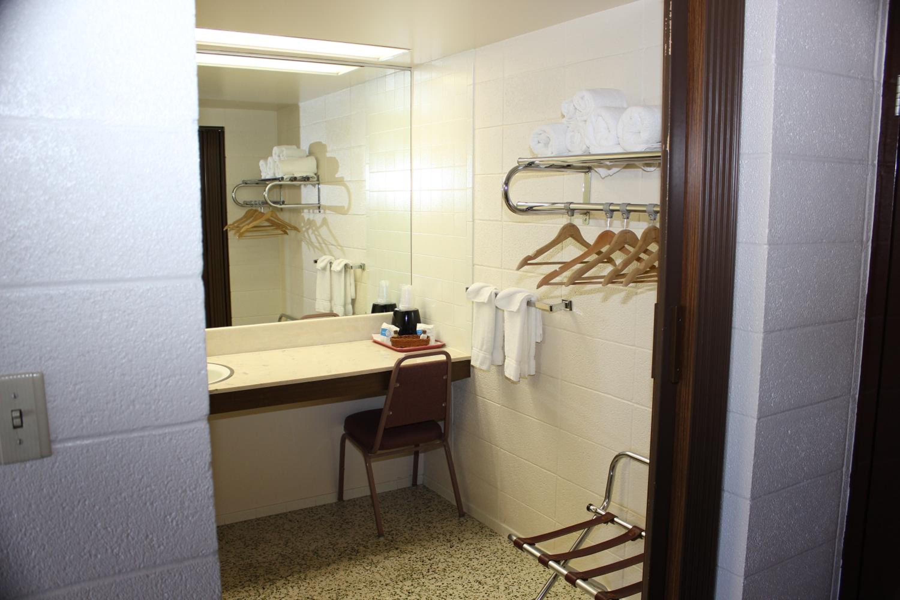 Evanston Vacations - Prairie Inn - Property Image 4