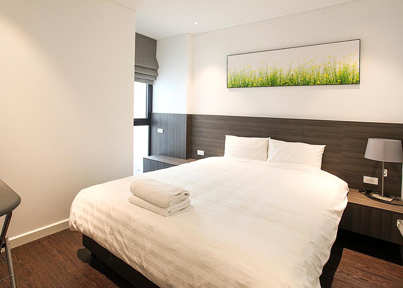 Hanoi Home 3 - Luxury Apartment in Tay Ho street