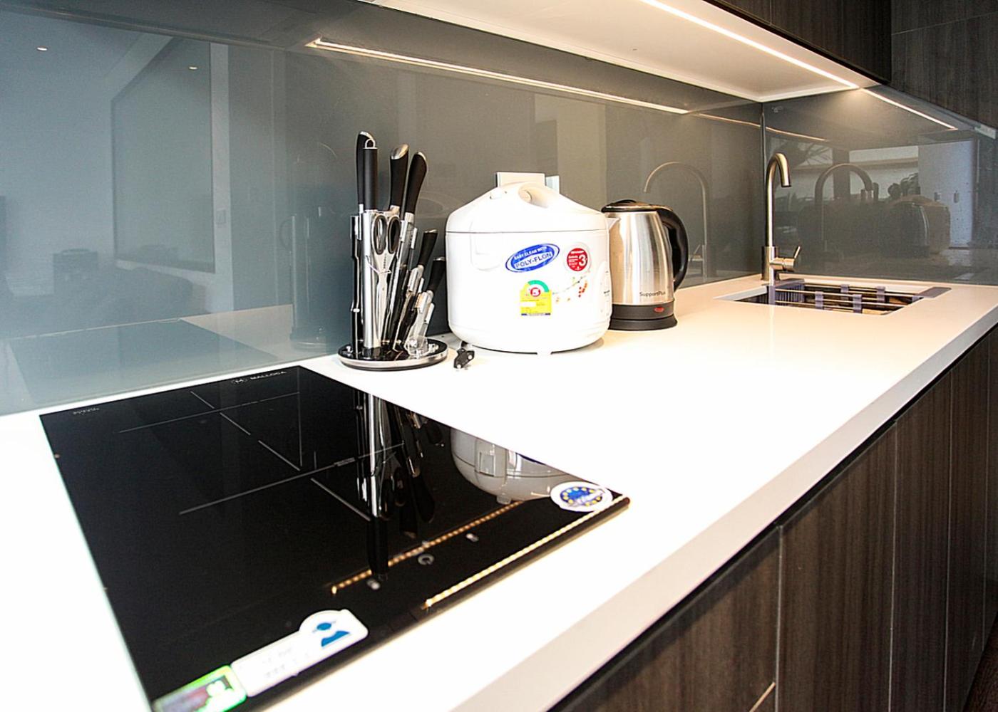 Hanoi Home 3 - Luxury Apartment in Tay Ho street