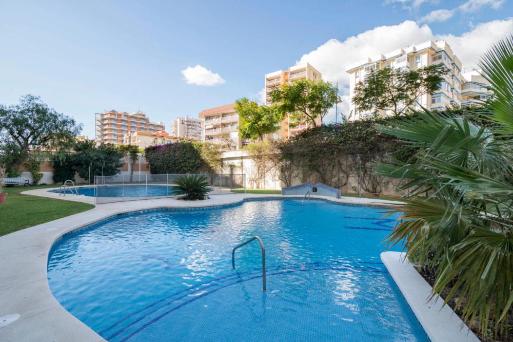 FAMILY Aguamarina Front the sea Free Parking photo 3