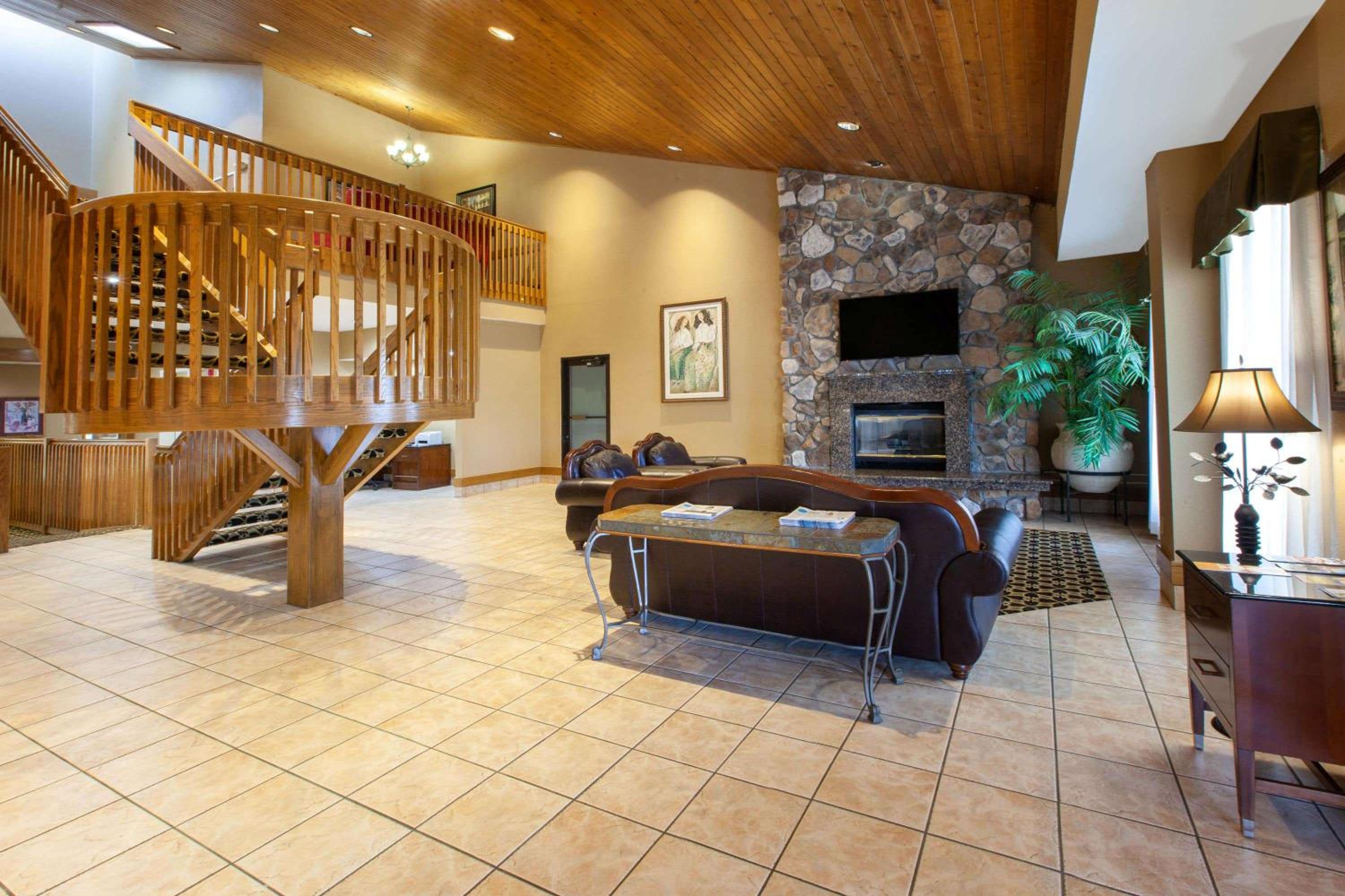 Baymont by Wyndham Franklin view 4
