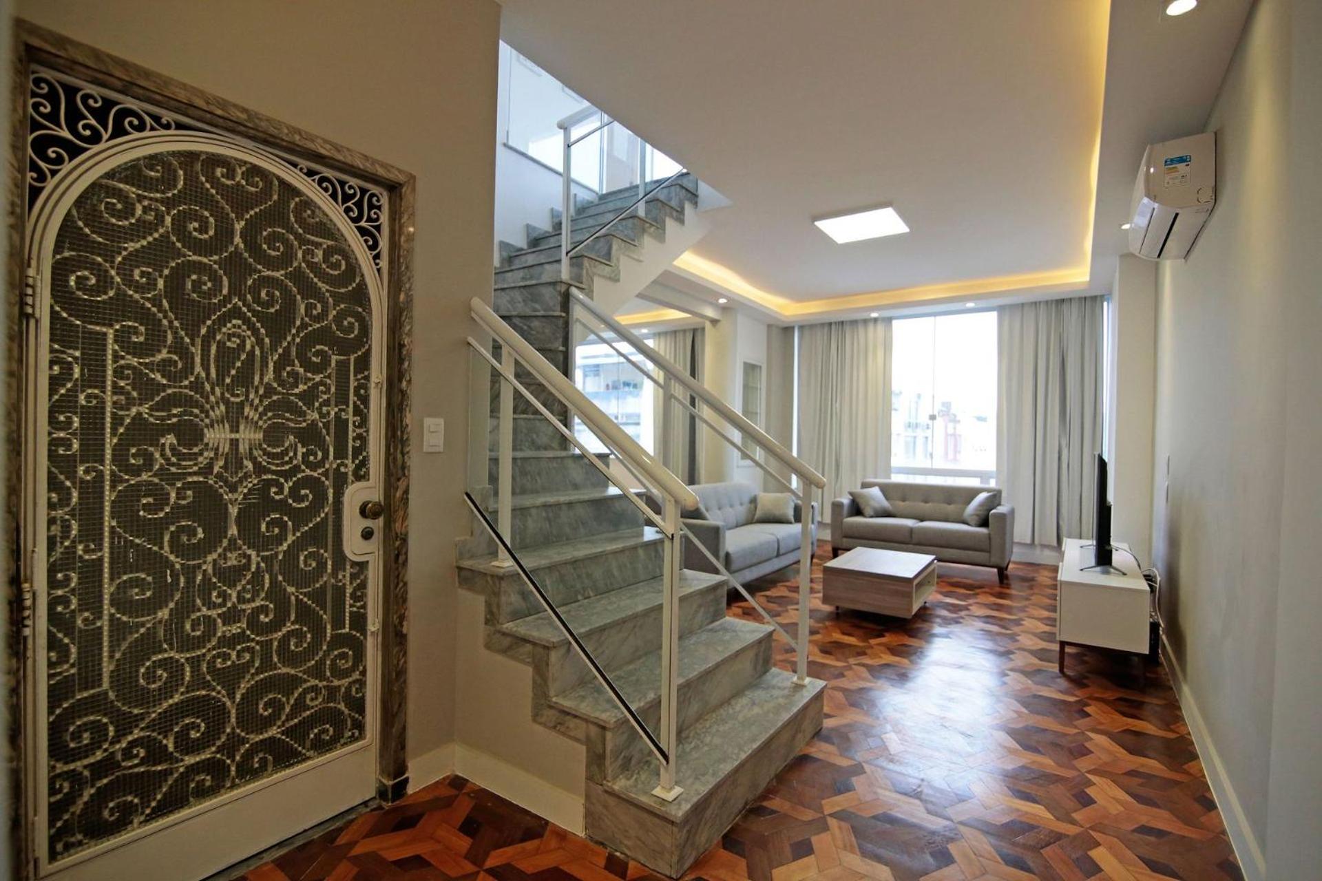 Penthouse with terrace, BBQ and jacuzzi