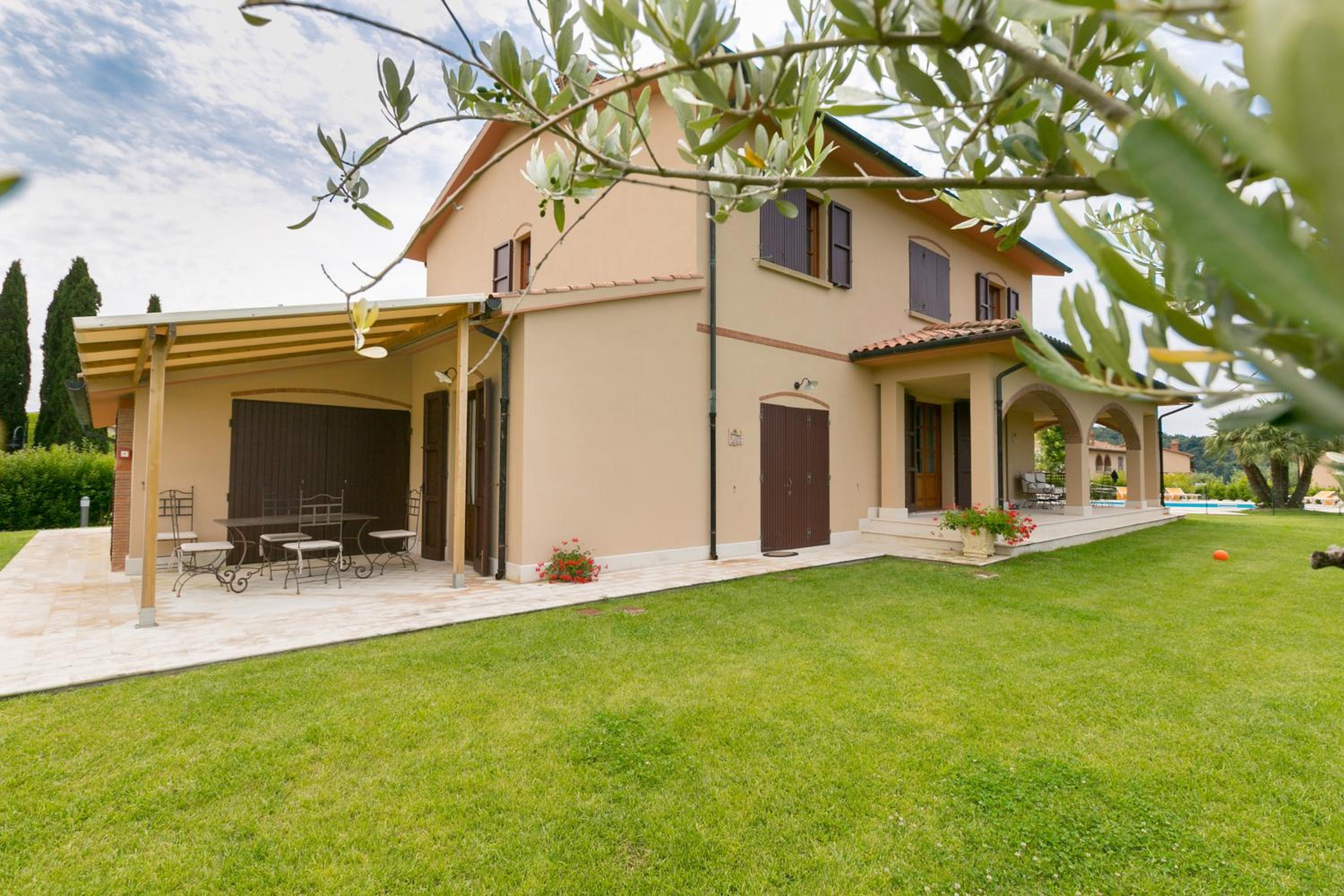 VILLA LIGUSTRO view 2