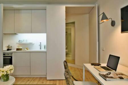 Lisbon Combro 77 Charming Studios by Get Your Stay view 4