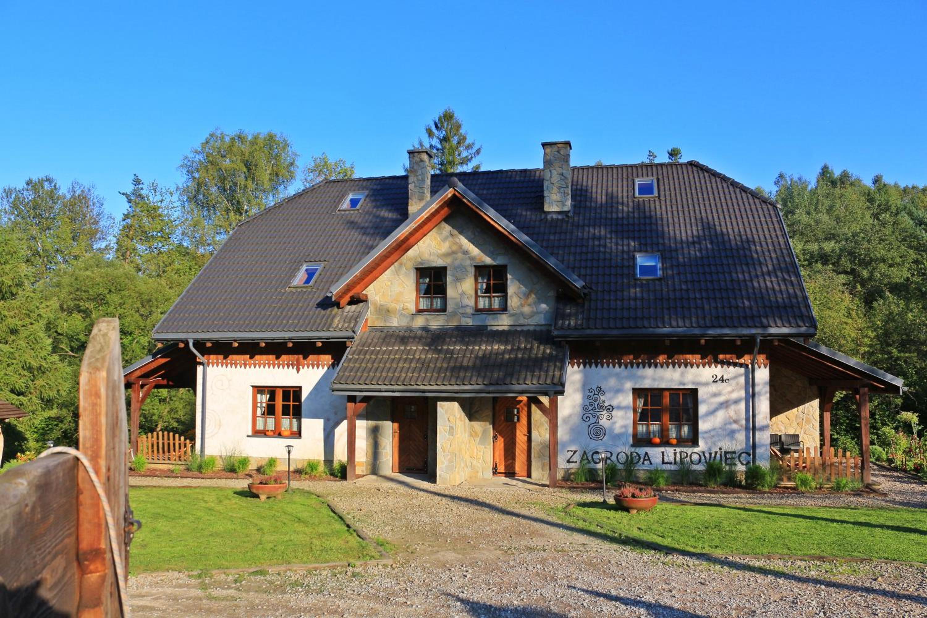 Zagroda Lipowiec view 2