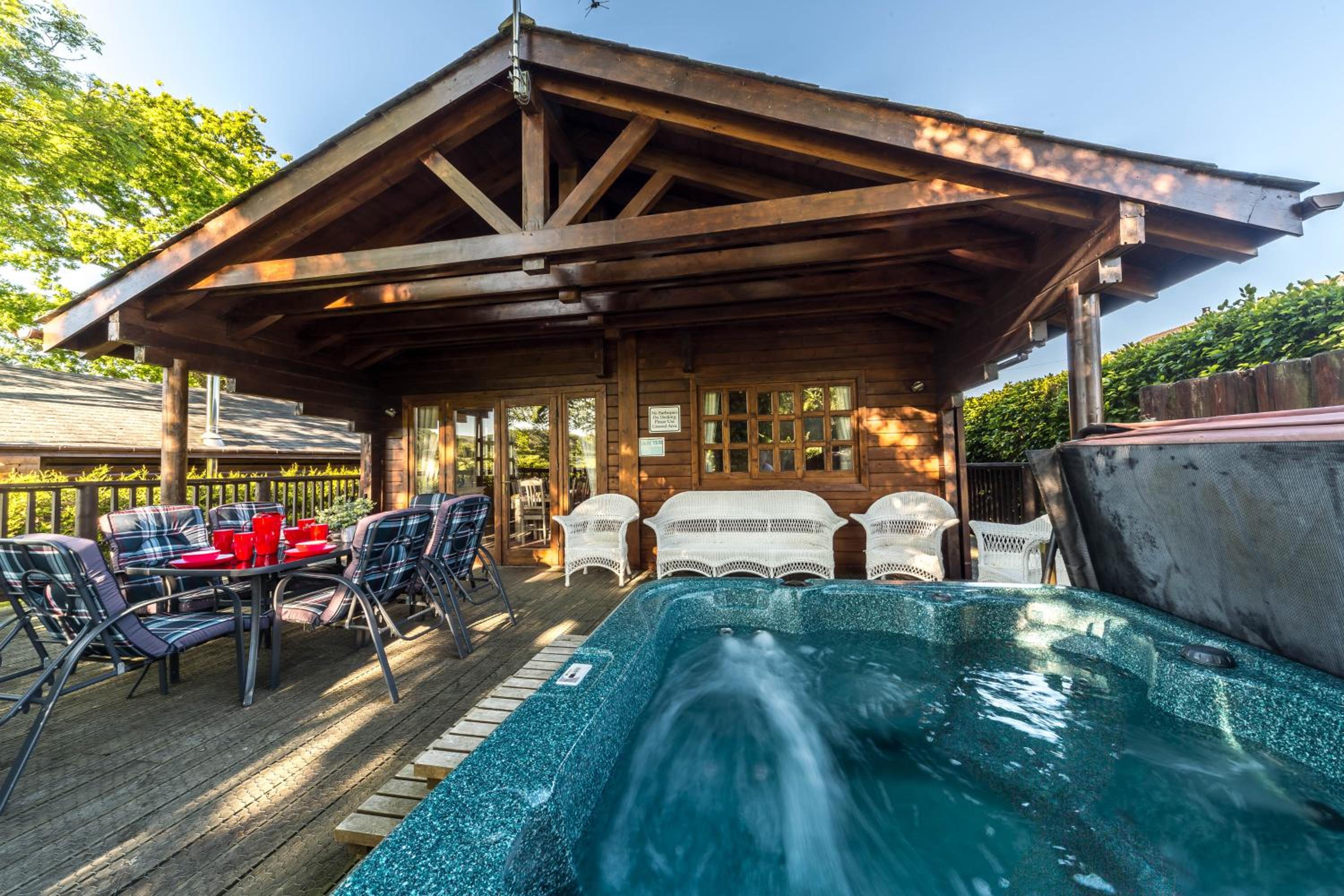 Pine Log Cabin view 2