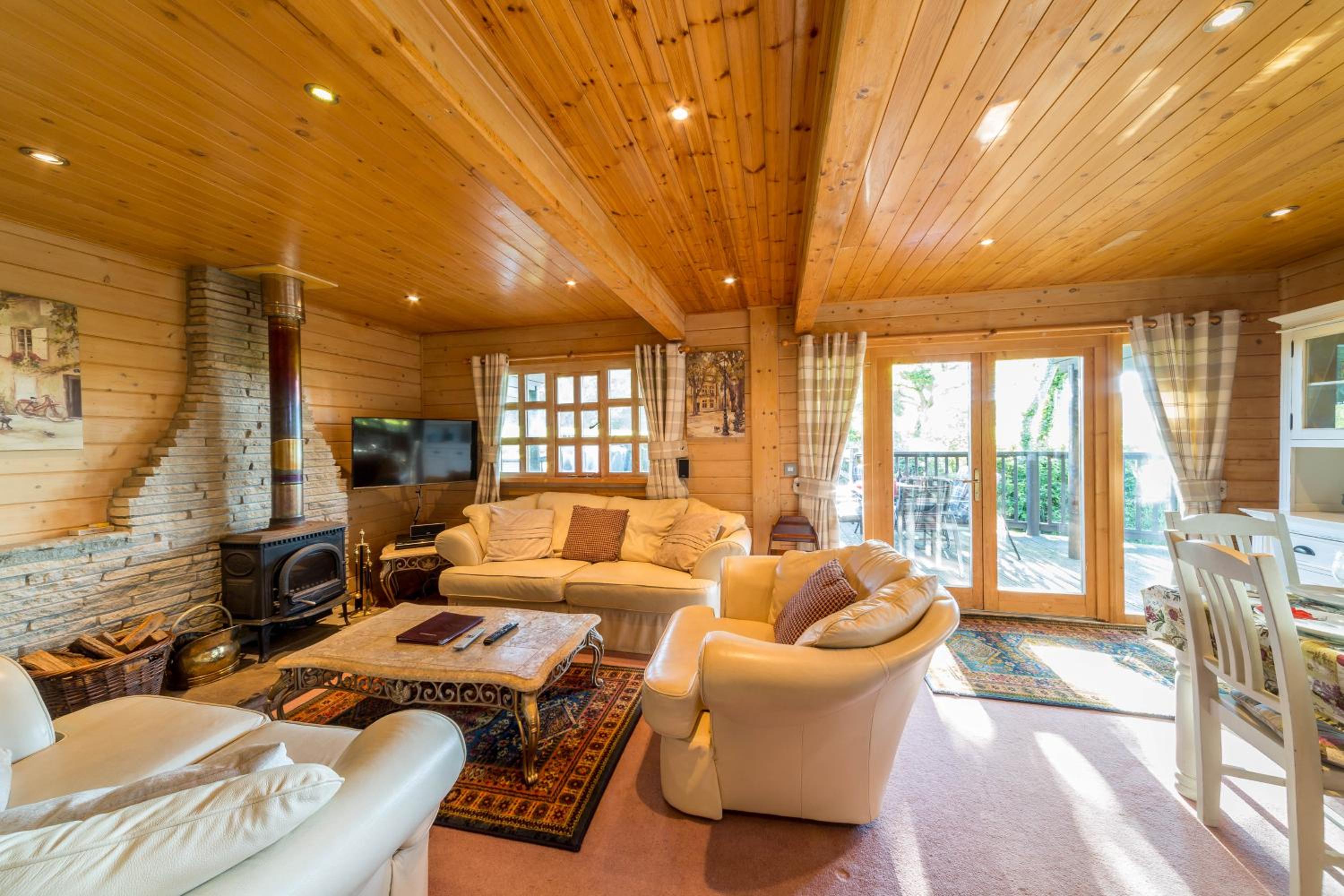Pine Log Cabin view 5