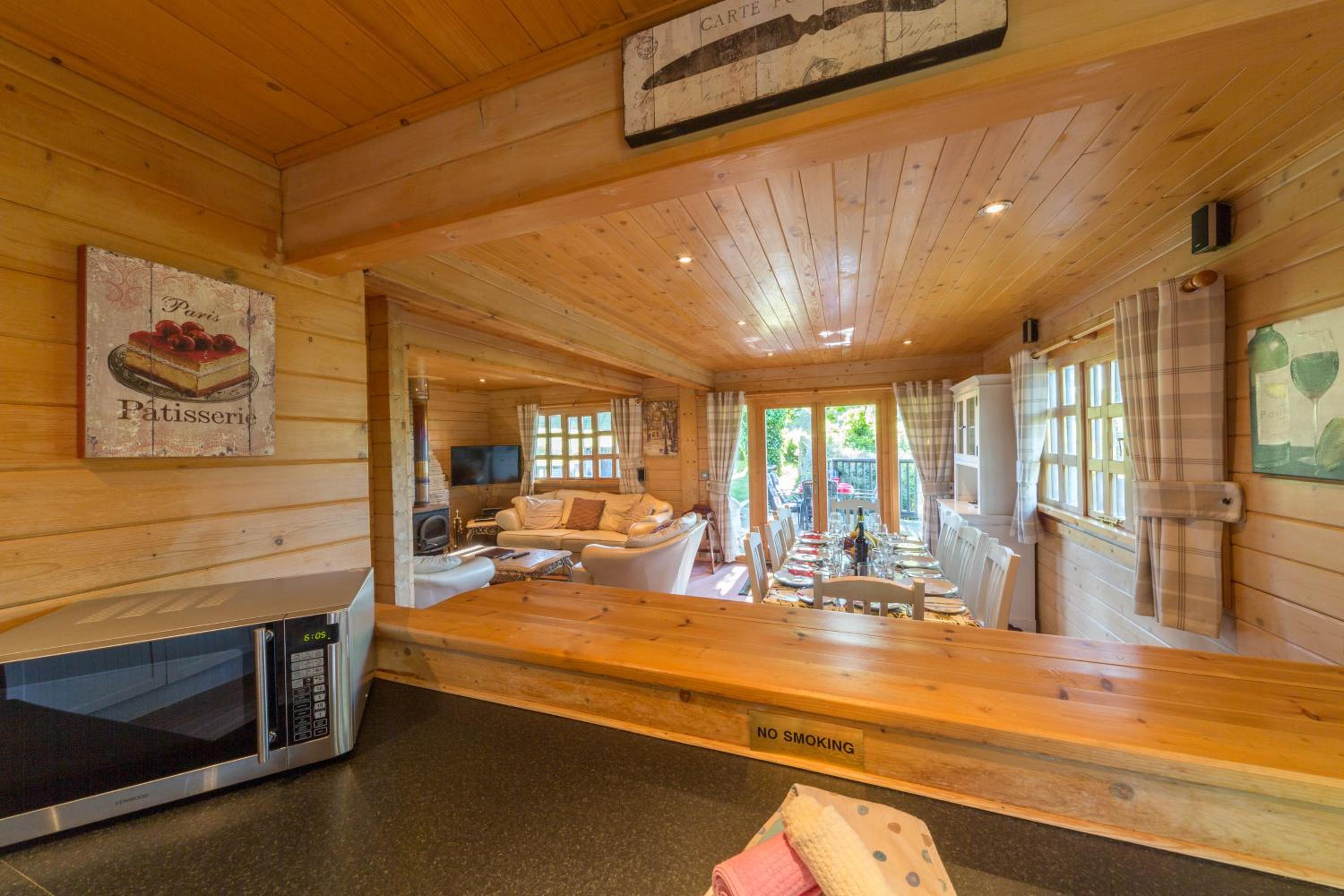 Pine Log Cabin view 3