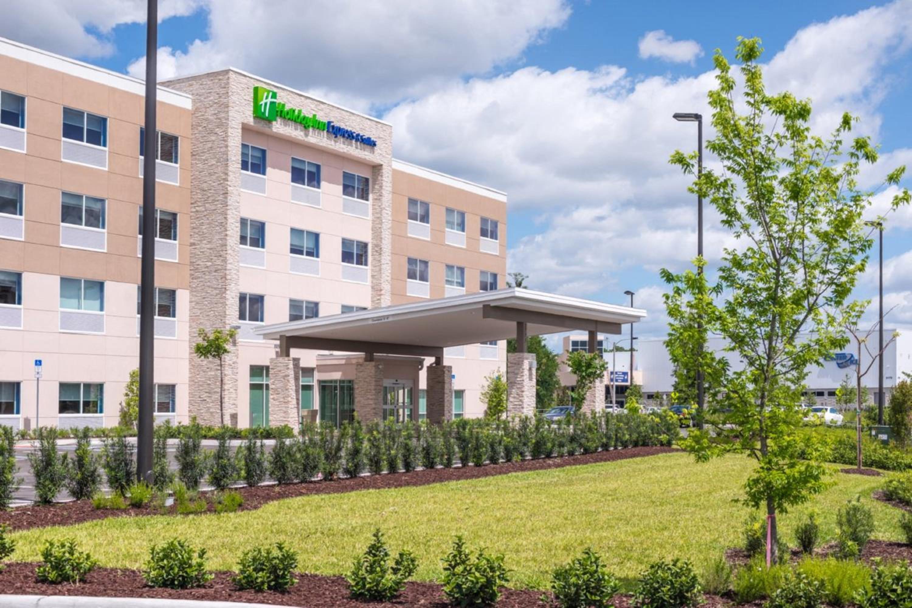 Tampa Bay Area Vacations - Holiday Inn Express  Suites - Tampa North - Wesley Chapel, an IHG Hotel - Property Image 1