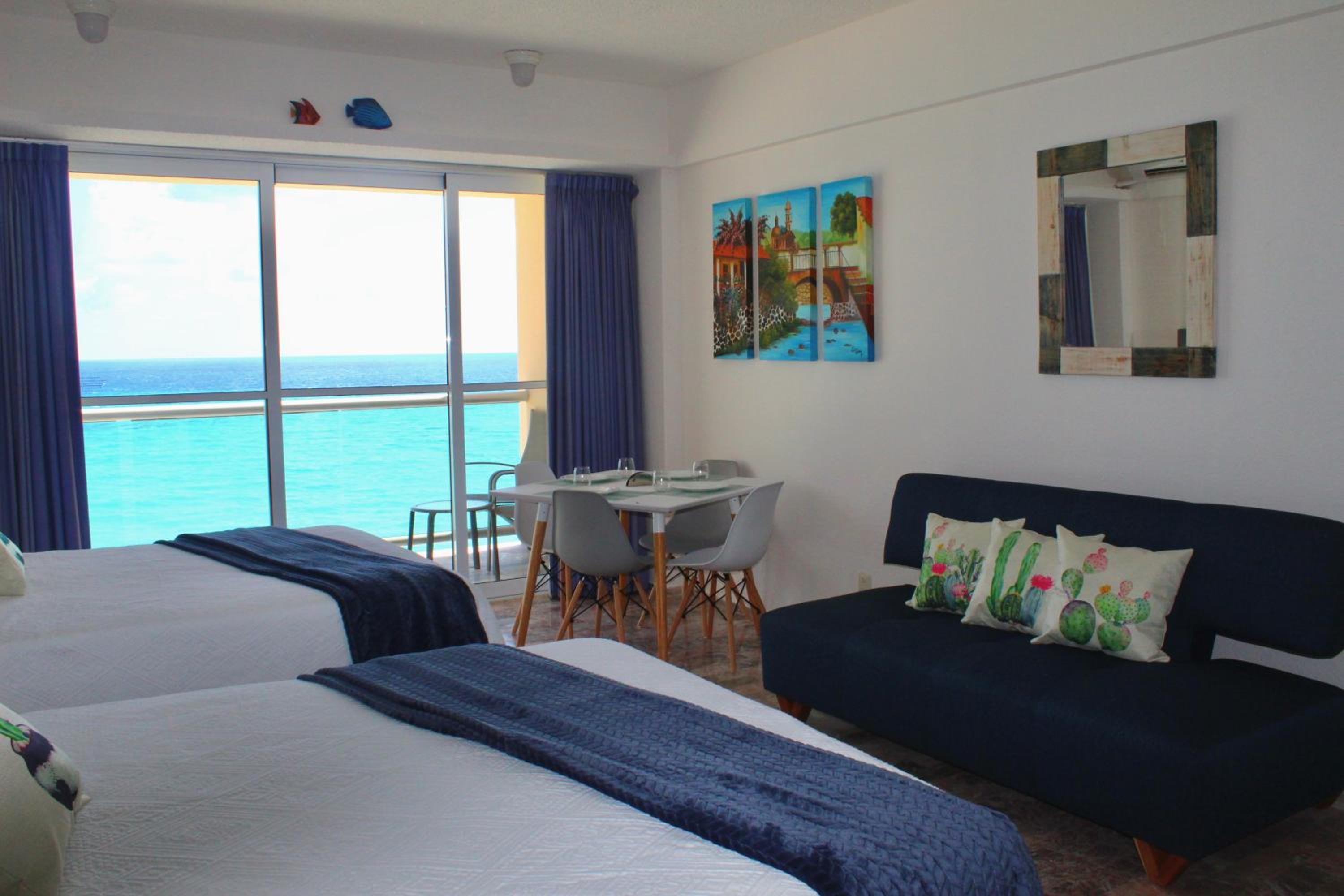 Oceanside Studio - Stunning Views, Ideal Location