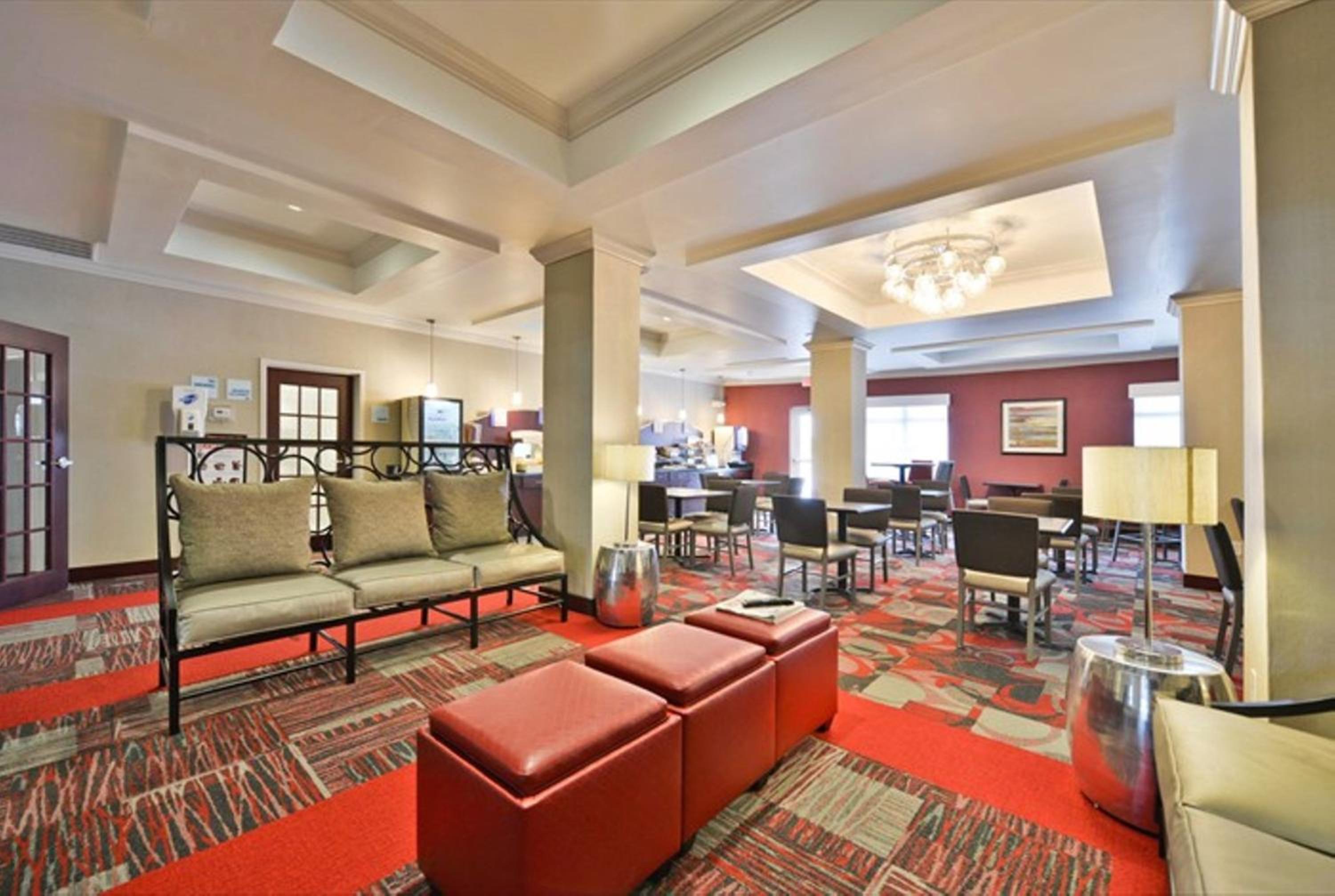 Holiday Inn Express & Suites Utica by IHG 3