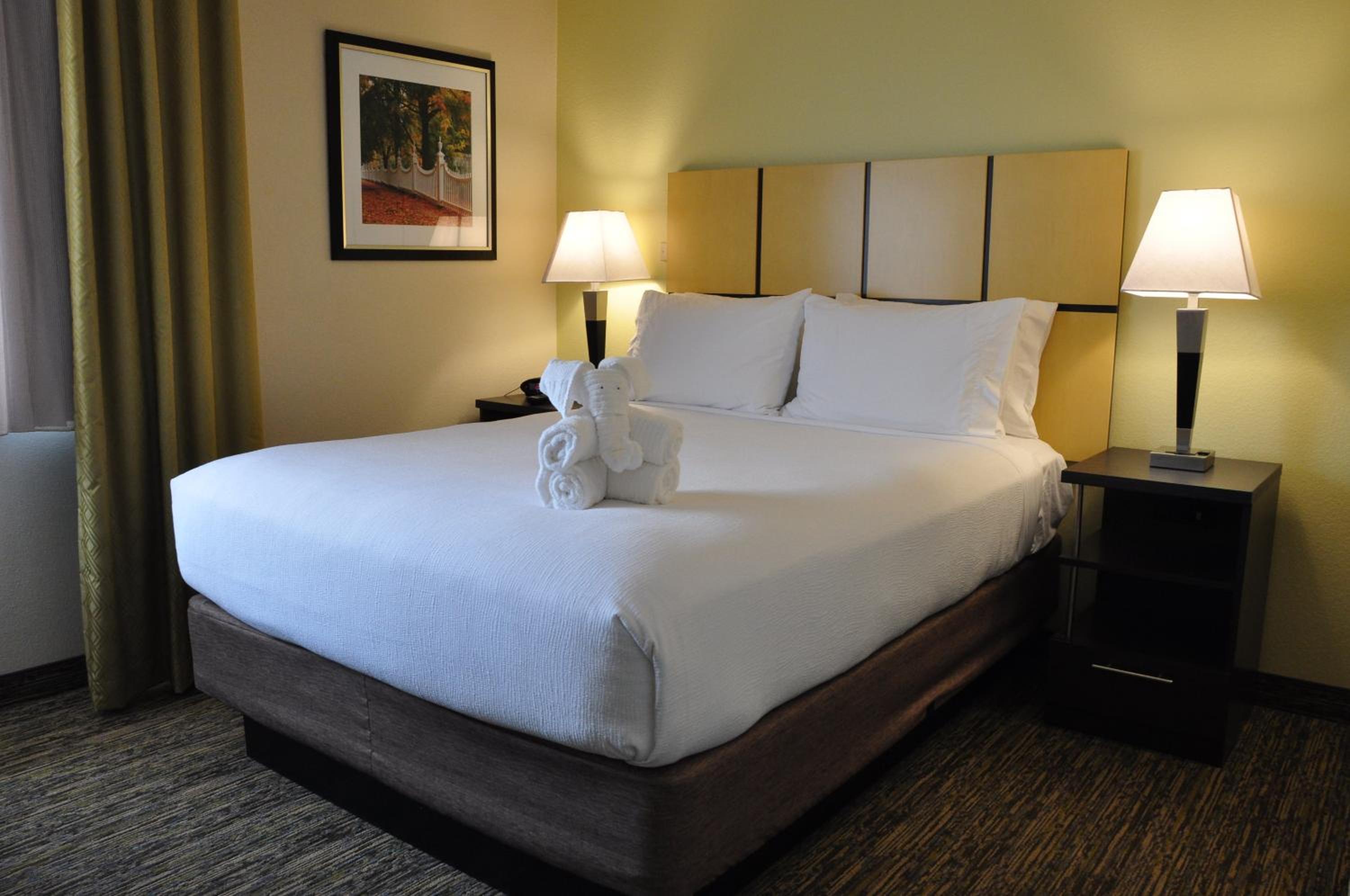 Candlewood Suites Washington-Dulles Herndon, an IHG Hotel - Property Image 11