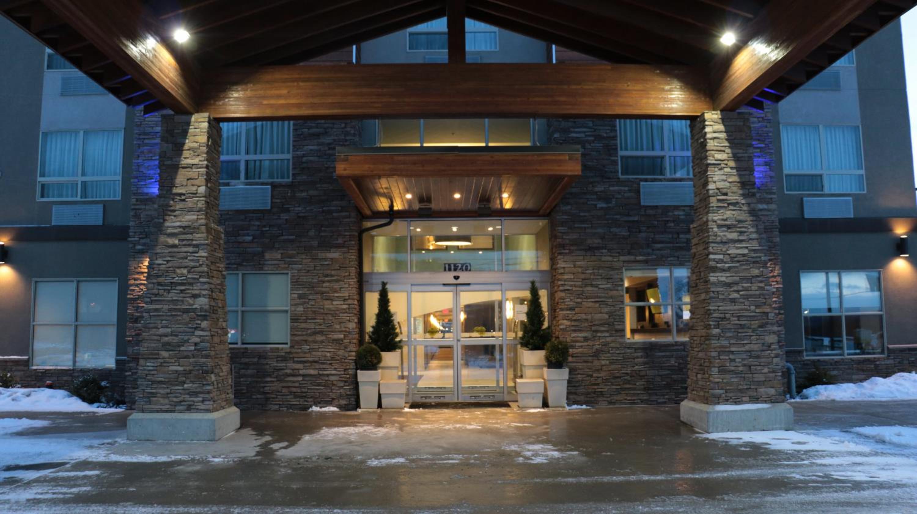 Golden Vacations - Holiday Inn Express Golden-Kicking Horse, an IHG Hotel - Property Image 48