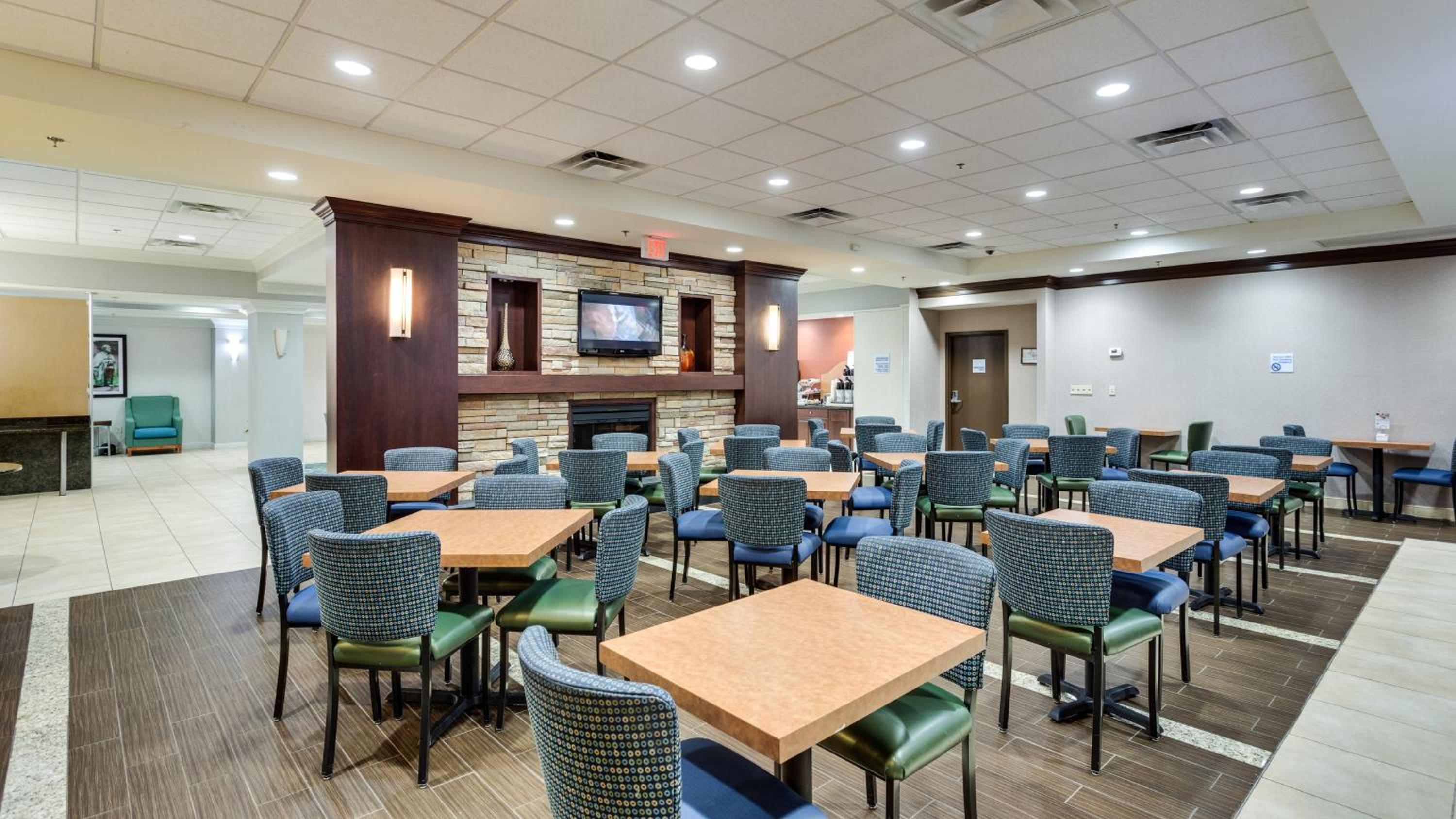Springfield Vacations - Holiday Inn Express Washington DC SW - Springfield, an IHG Hotel - Property Image 12