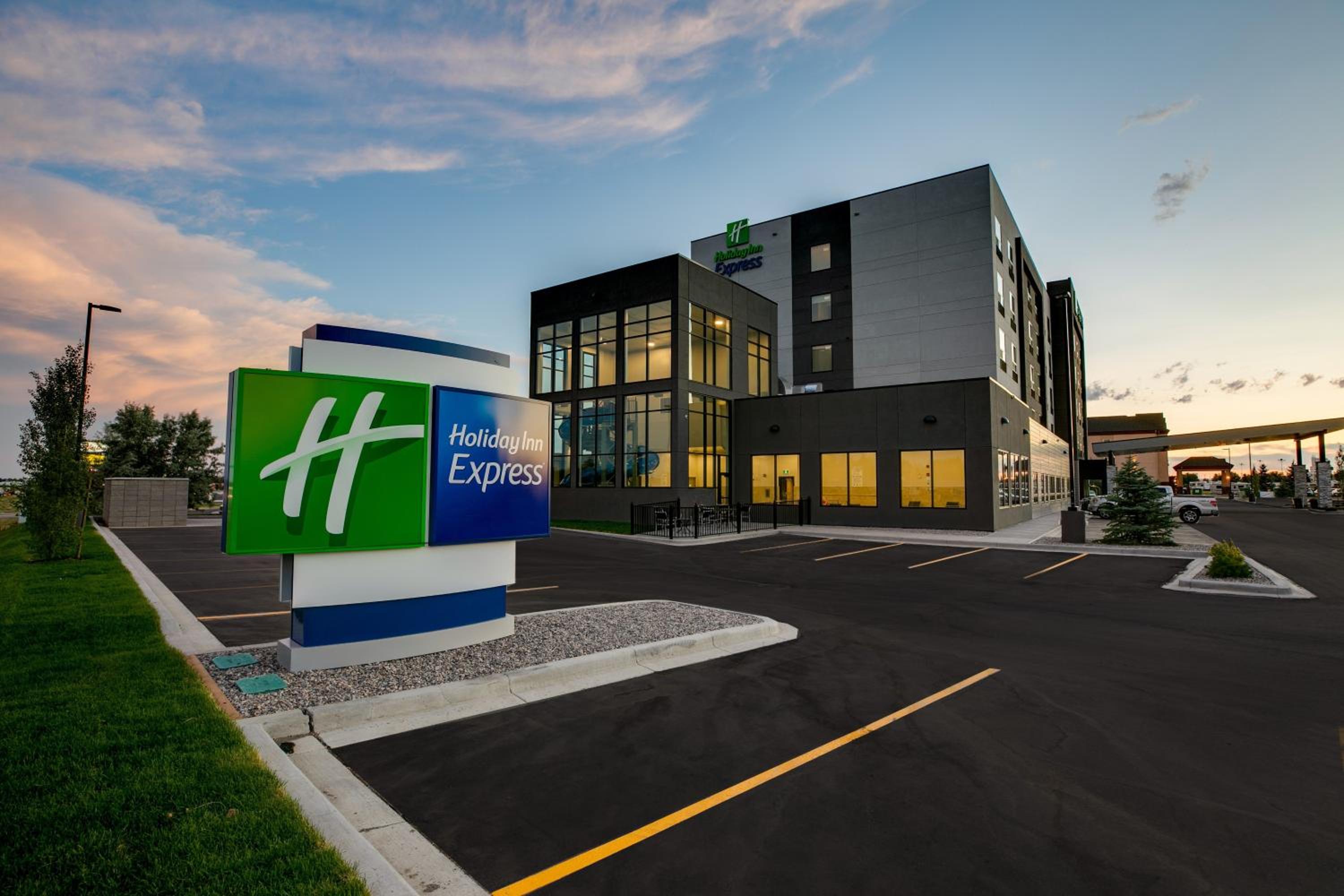 Lethbridge Vacations - Holiday Inn Express - Lethbridge Southeast, an IHG Hotel - Property Image 1