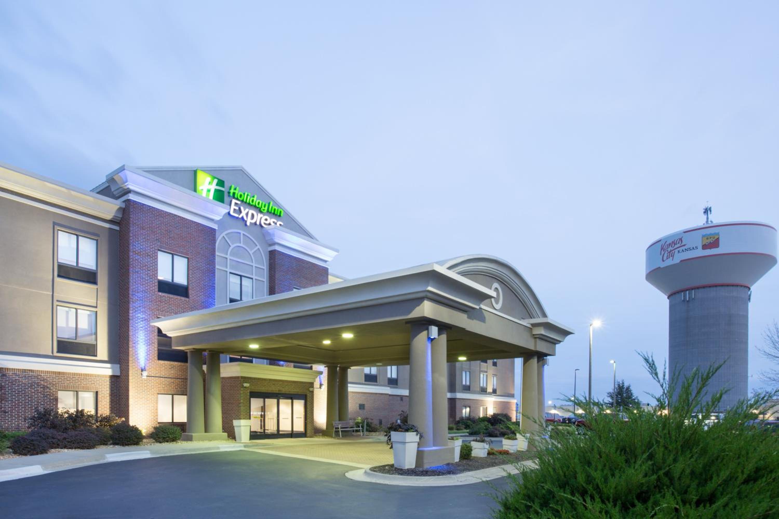 Hotel Holiday Inn Express Kansas City - At The Legends By Ihg