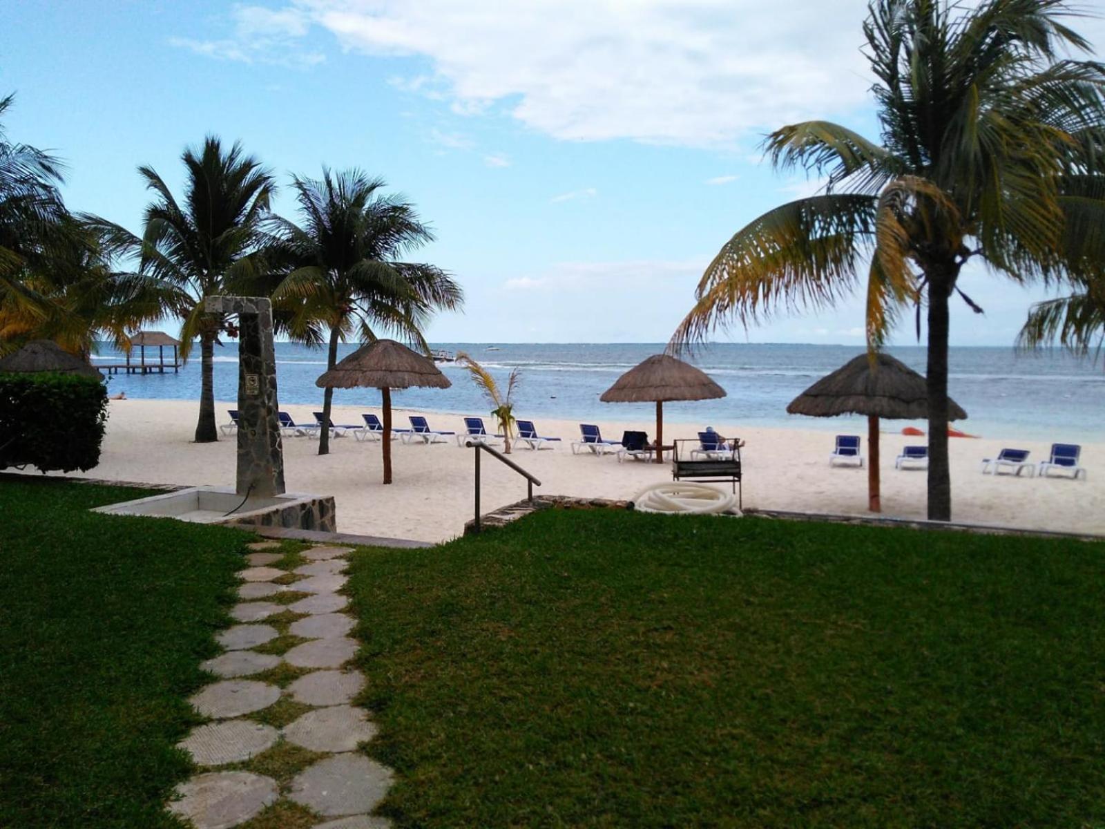 Bella Beach Condo Cancun