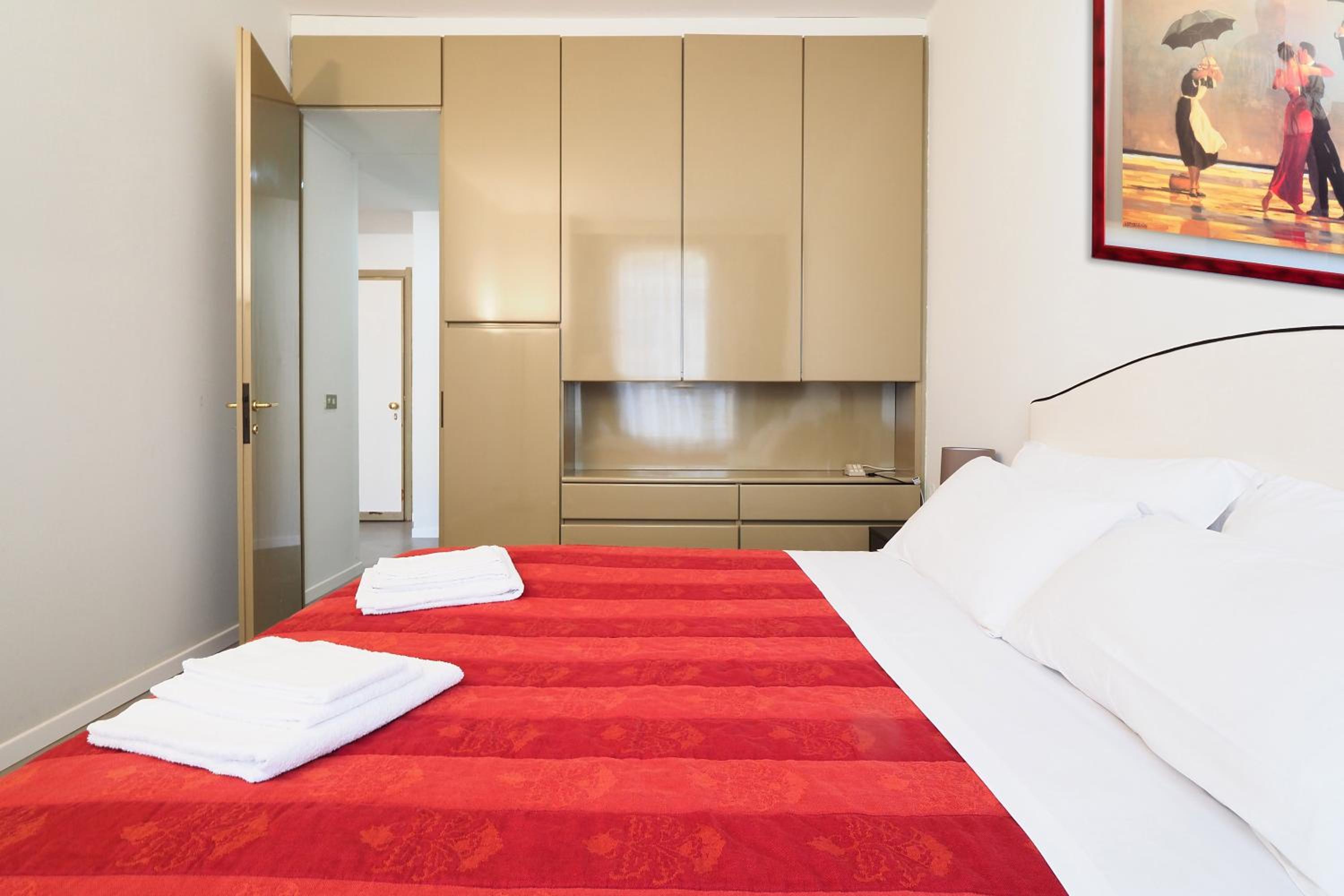 Duomo Luxury Apartment III