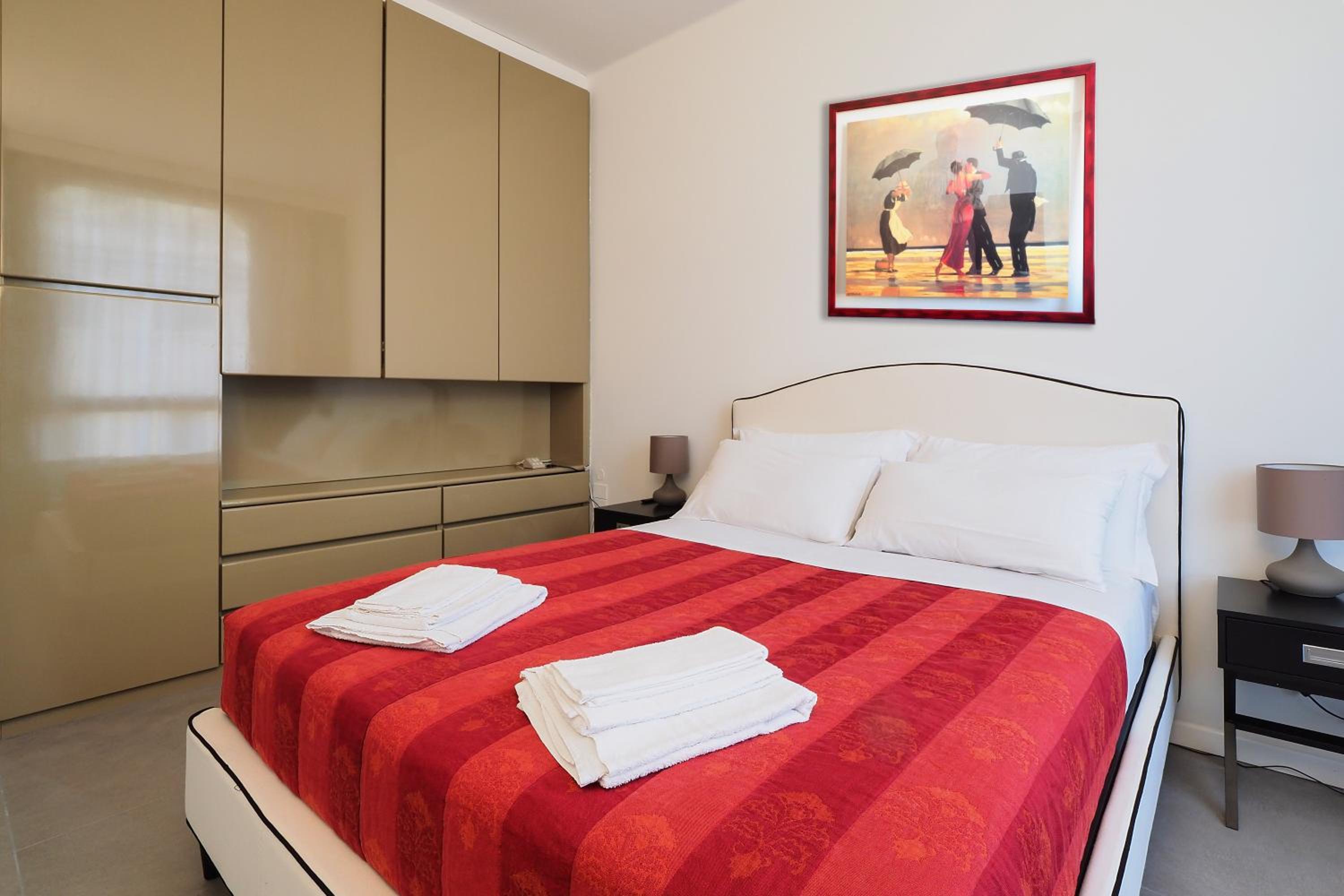 Duomo Luxury Apartment III