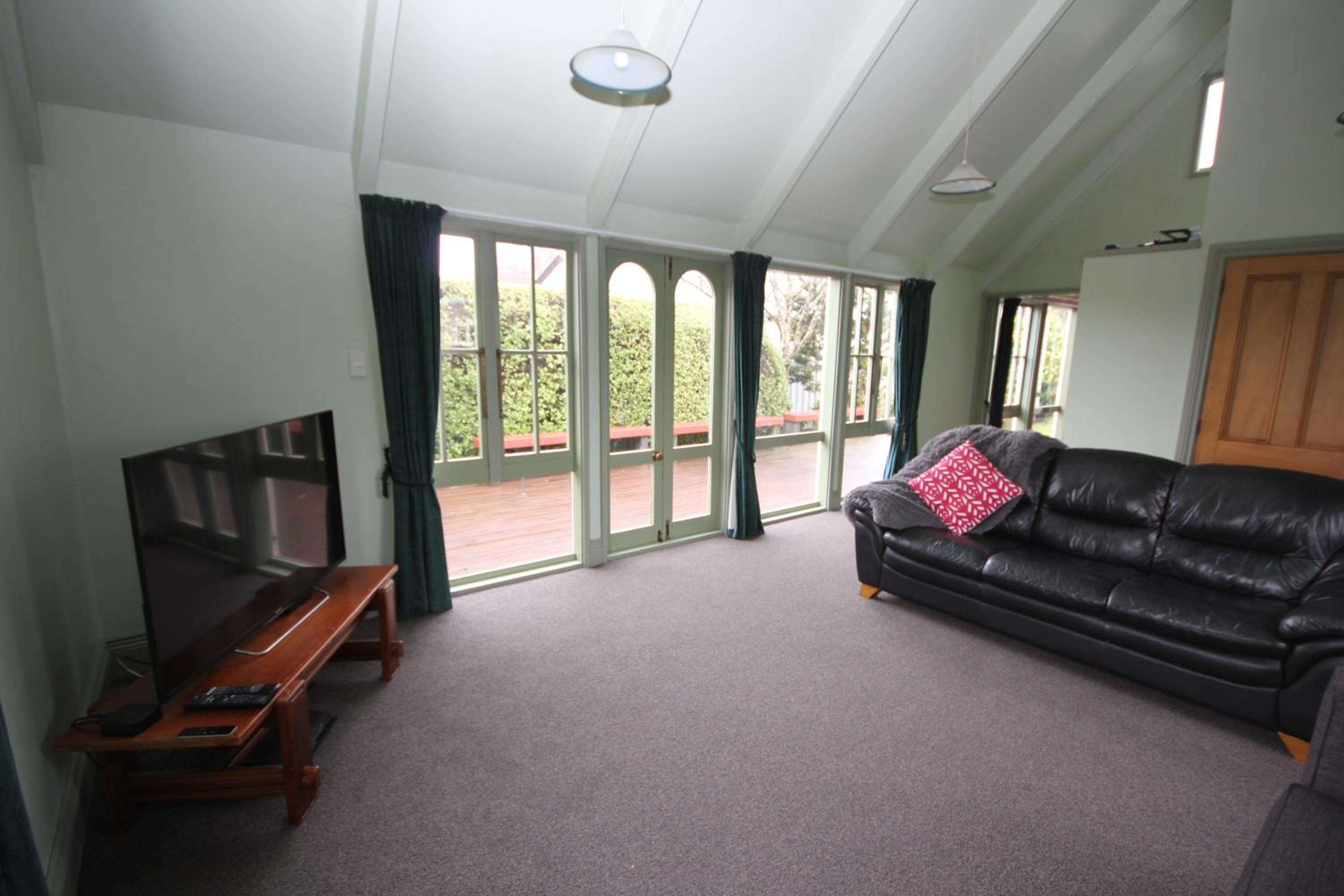15 Leamington Street view 5