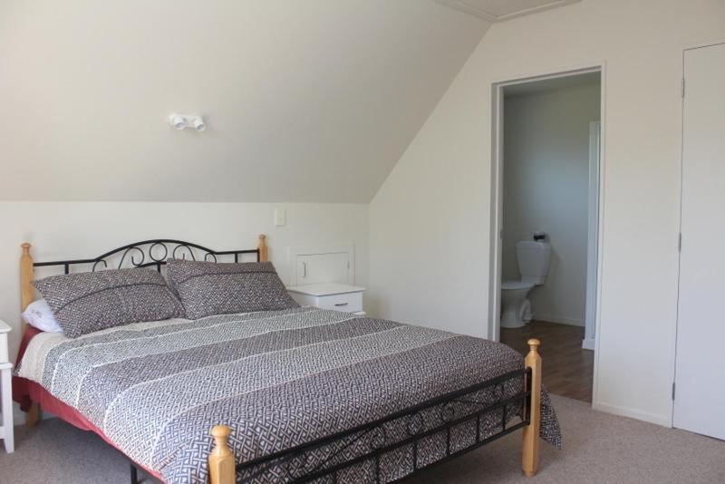 26 Caverhill Close view 2