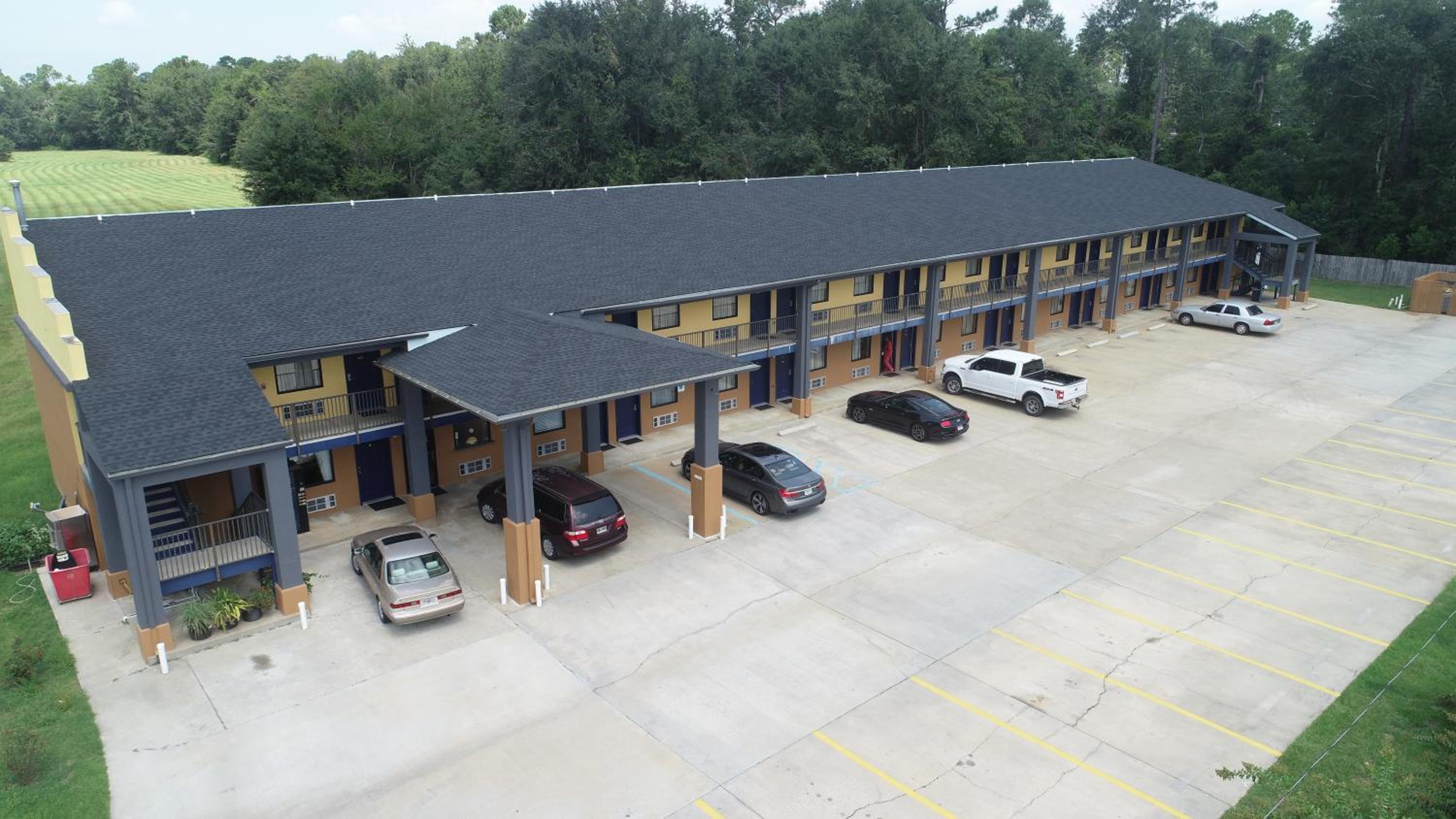 Albany Vacations - Days Inn by Wyndham Camilla - Property Image 1