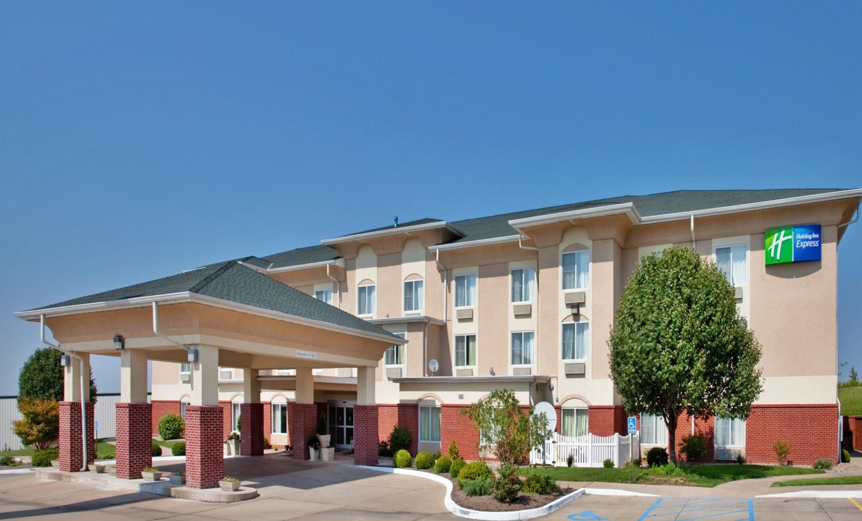 Hotel Holiday Inn Express Boonville By Ihg