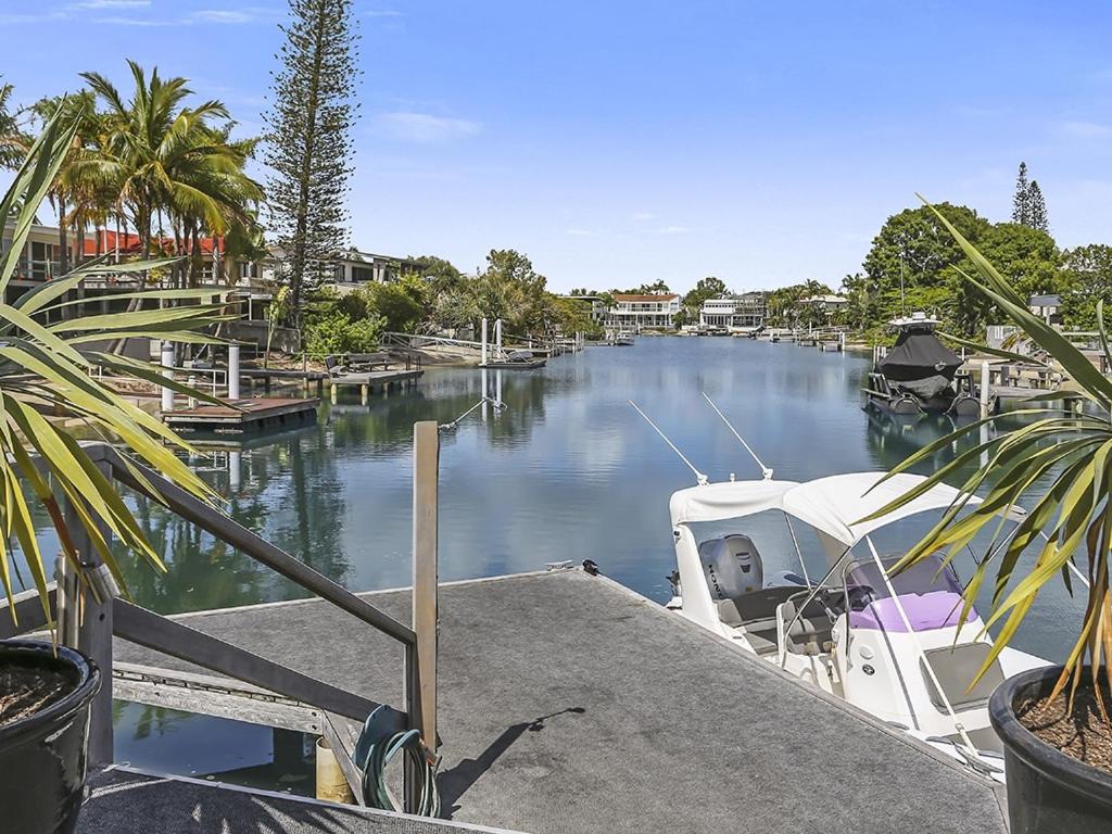 Go with the flow, Noosa Sound