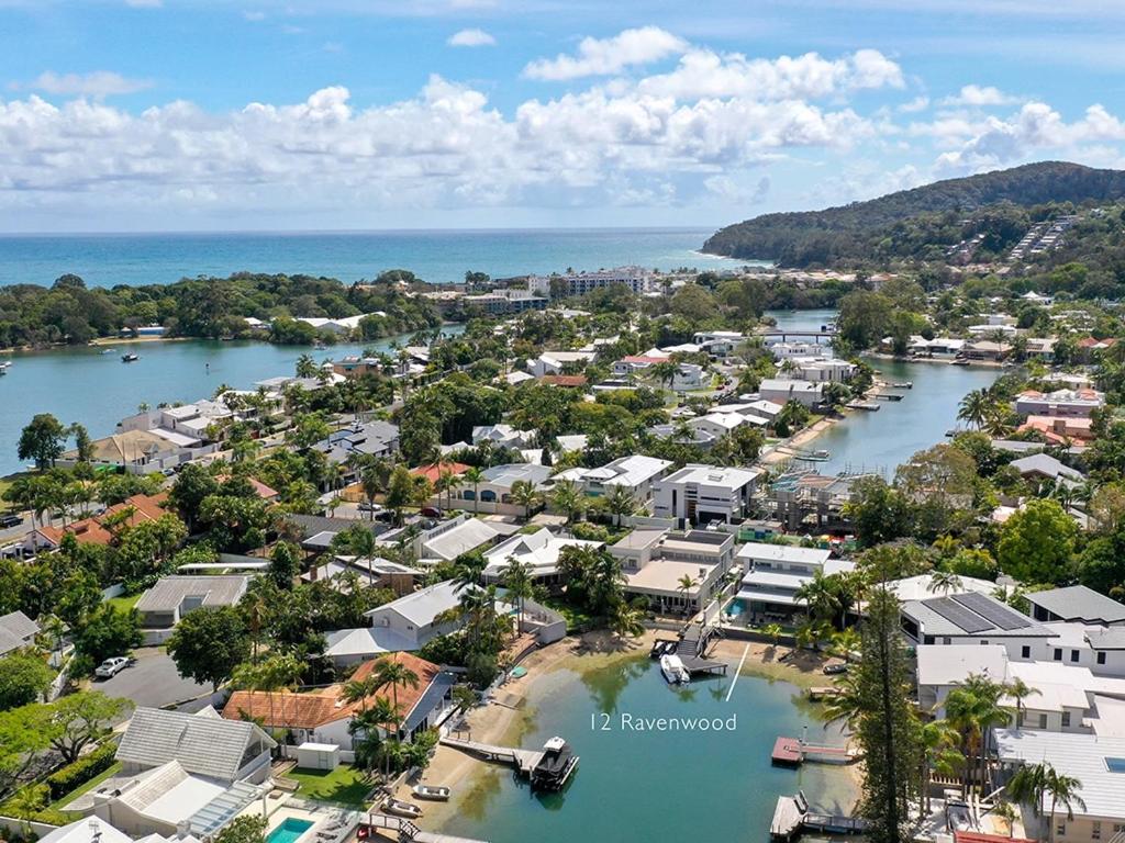 Go with the flow, Noosa Sound