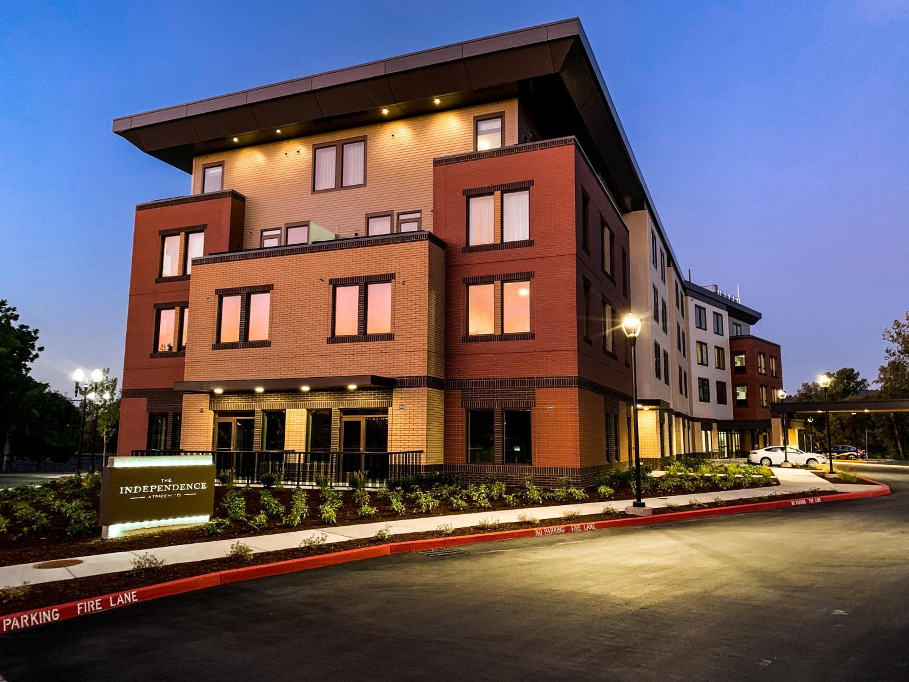 Albany Vacations - The Independence Hotel - Property Image 1