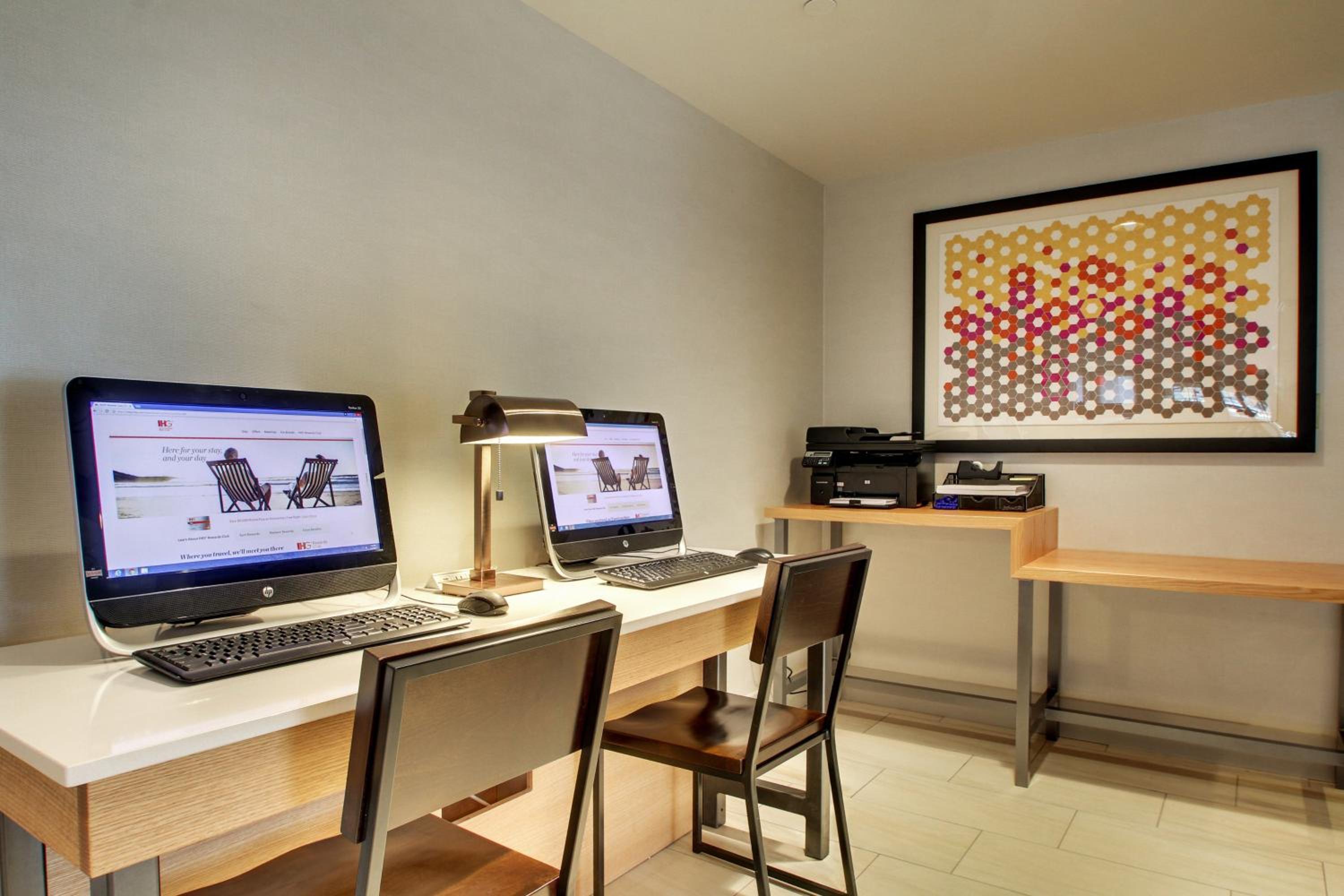 Poughkeepsie Vacations - Holiday Inn Express Poughkeepsie, an IHG Hotel - Property Image 9