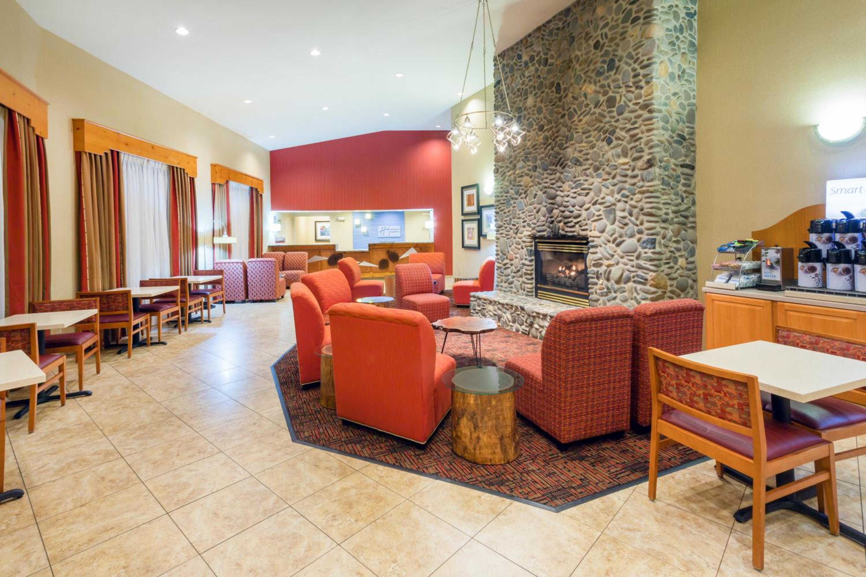 Roseburg Vacations - Holiday Inn Express Roseburg, an IHG Hotel - Property Image 12