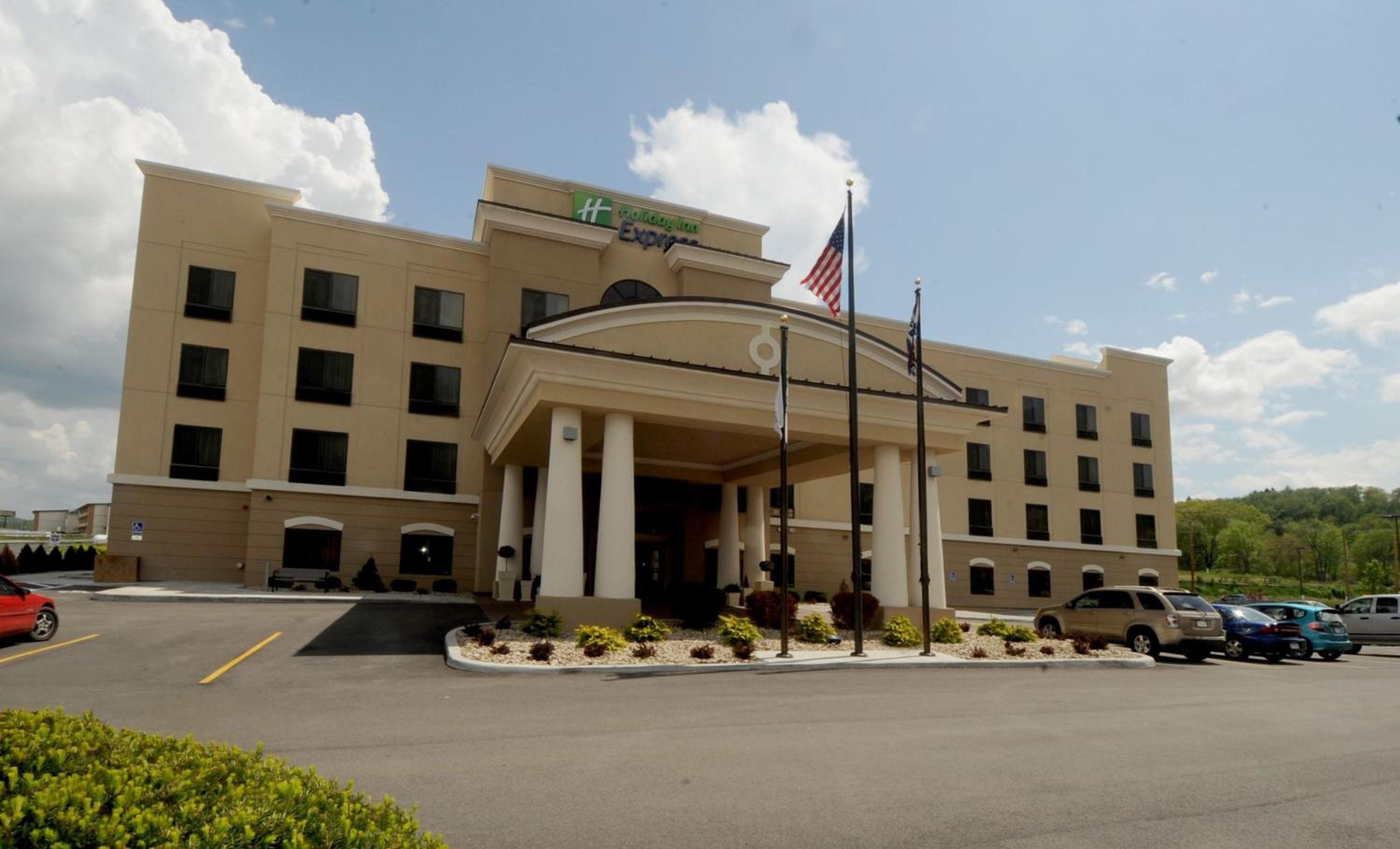 Somerset Vacations - Holiday Inn Express Somerset, an IHG Hotel - Property Image 1