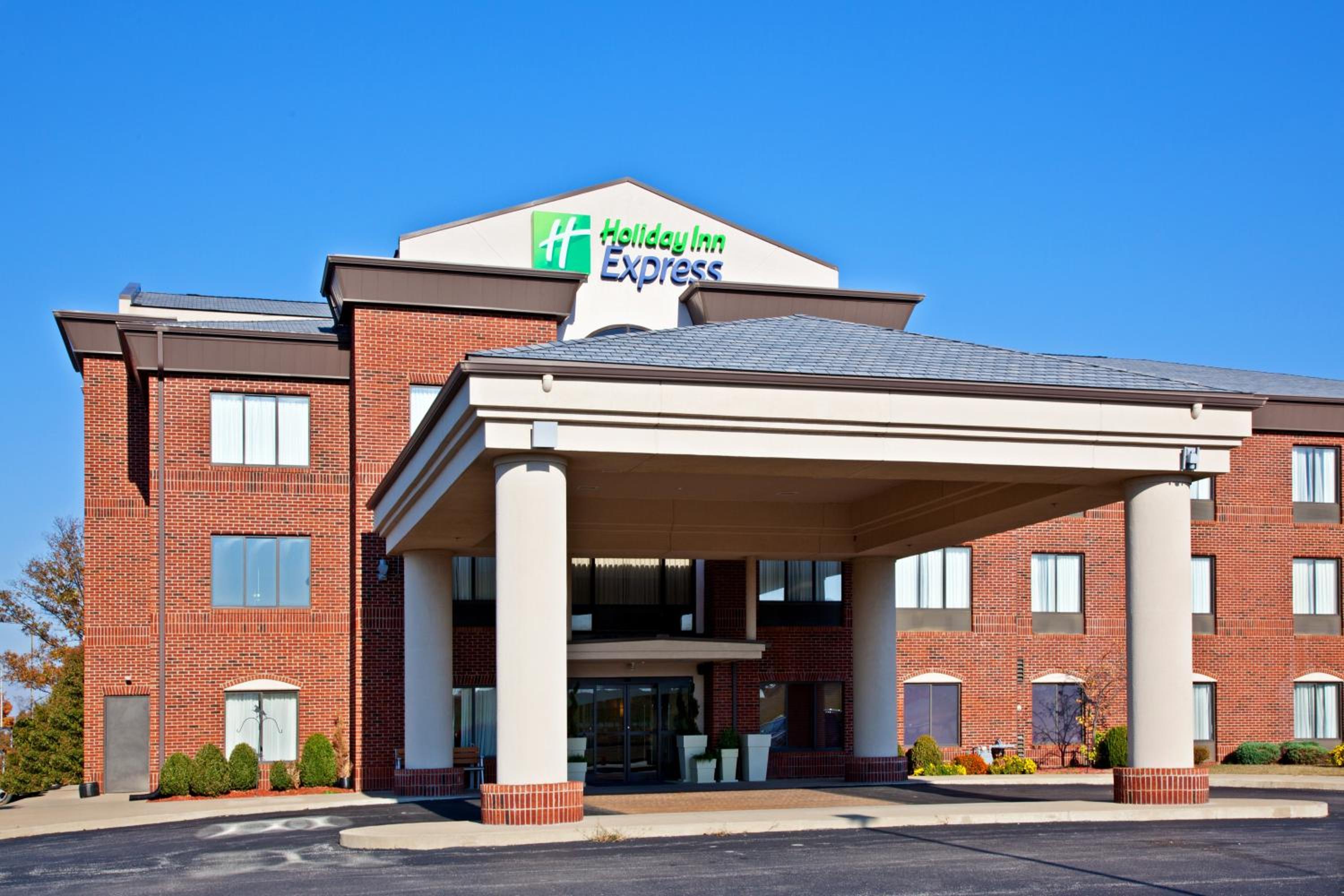 Shelbyville Vacations - Holiday Inn Express Suites Shelbyville, an IHG Hotel - Property Image 2