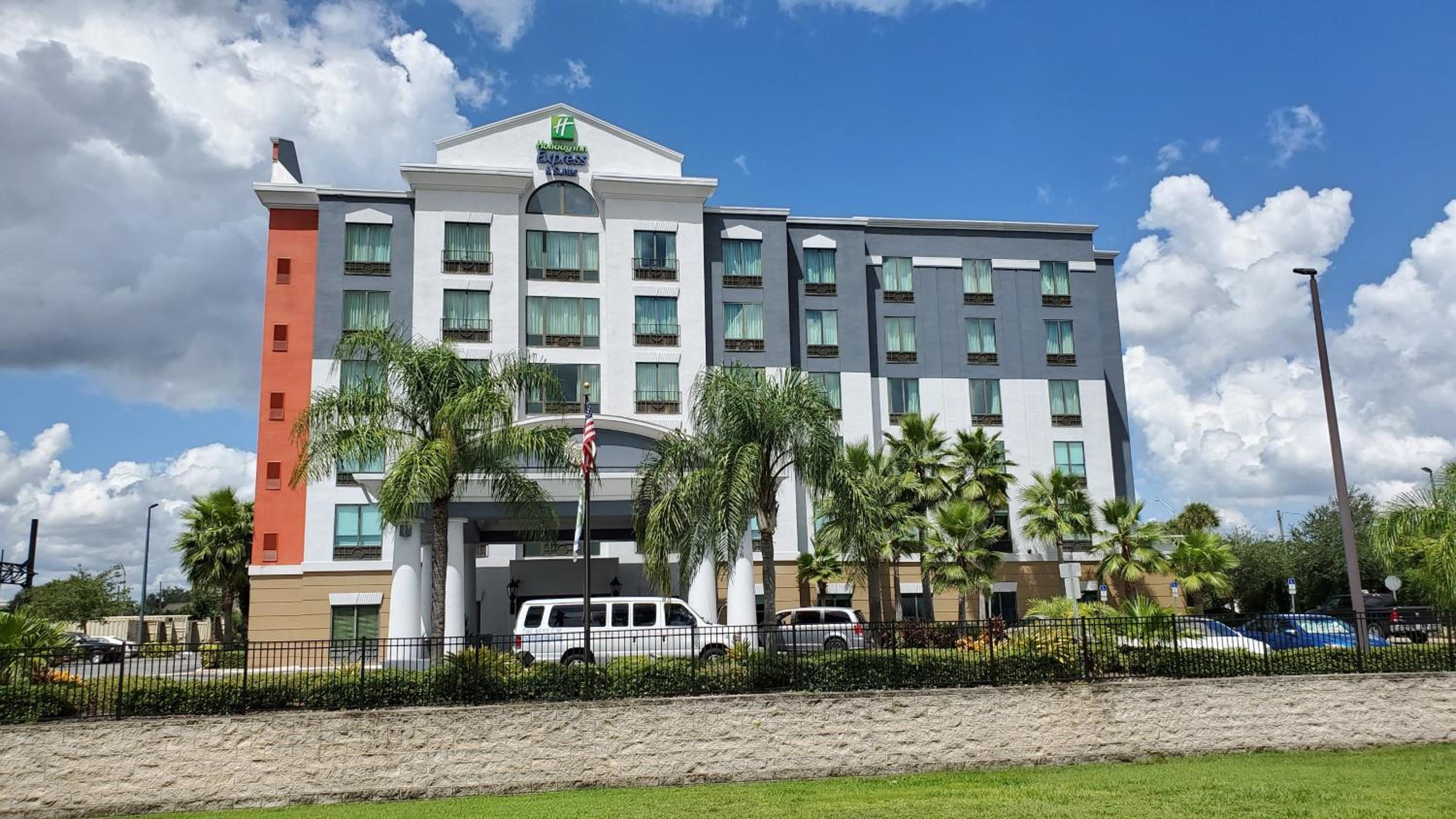 Hotel Holiday Inn Express-International Drive, an IHG Hotel - Image 1