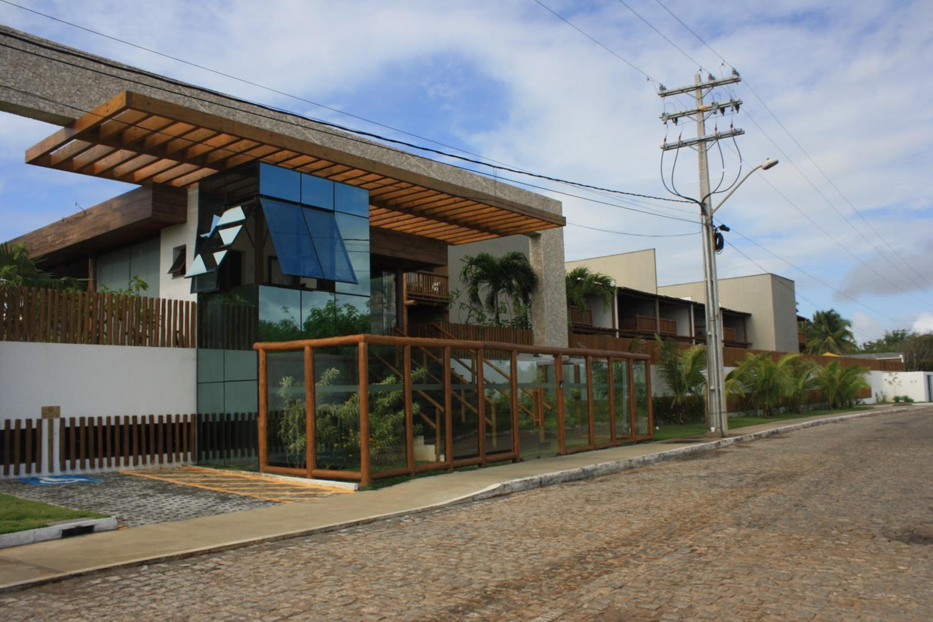 Hotel Tavarua Itacimirim Hirata - Image 1