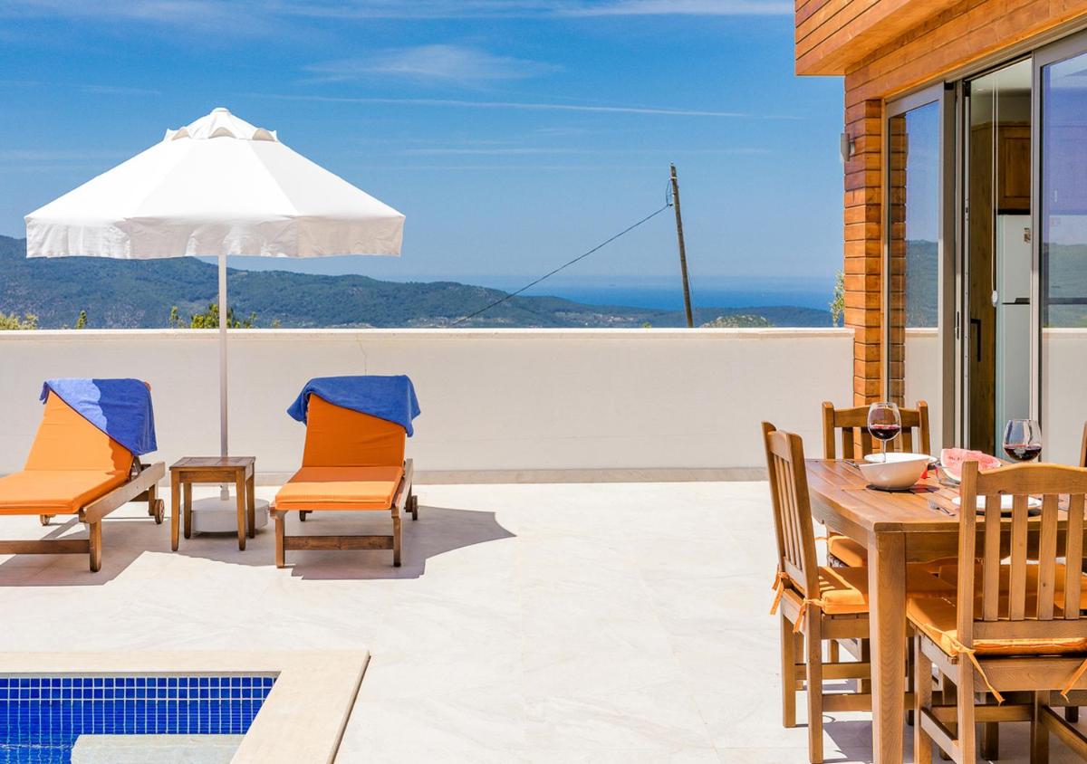 Villa 4 Sleeps 2 Isolated Honeymoon-Villa Lale view 5