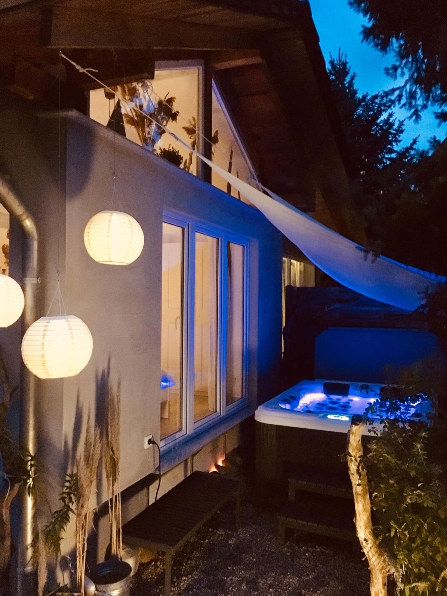 Ferienhaus Strandgut mit Outdoor Whirlpool und Garten