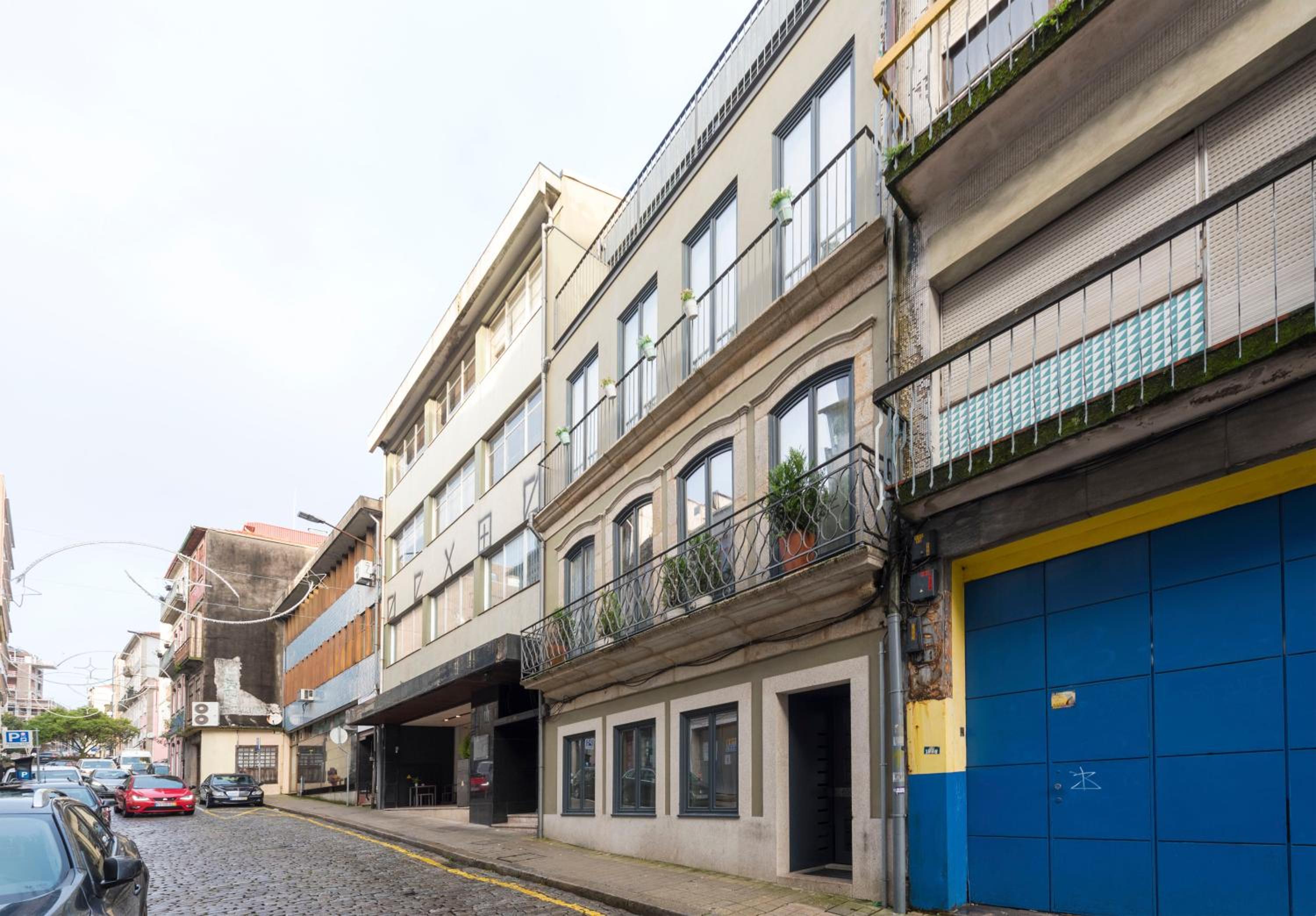 LovelyStay - Stylish Central Apartment by Bolhão Market view 2